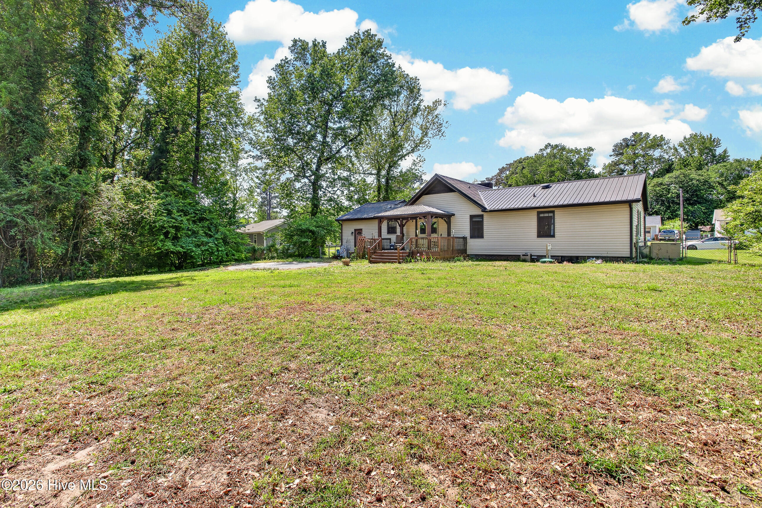 100570102 | Photo 25