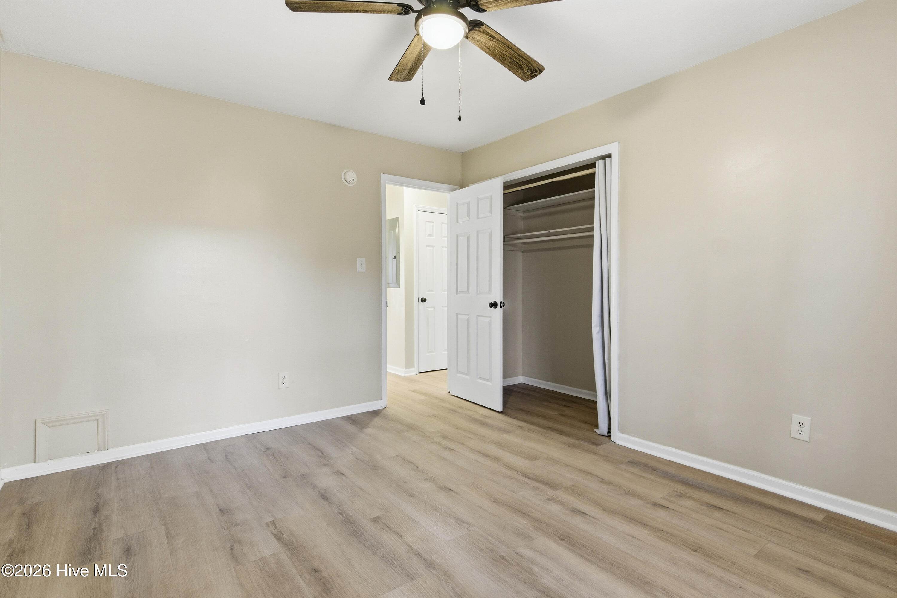 100551101 | Photo 16