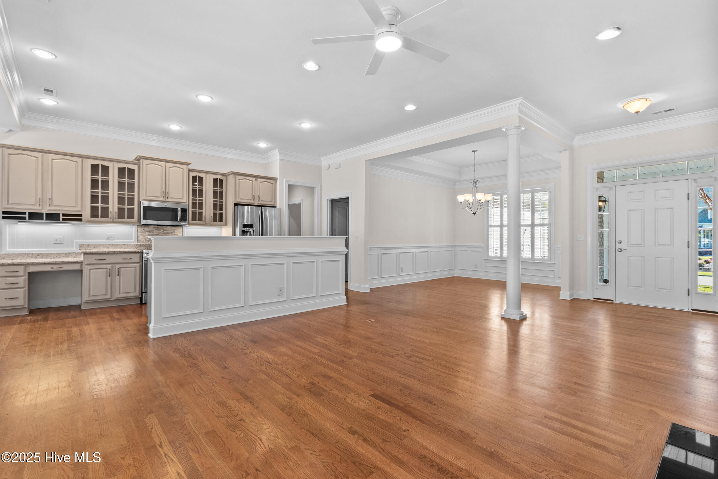 100541482 | Photo 12