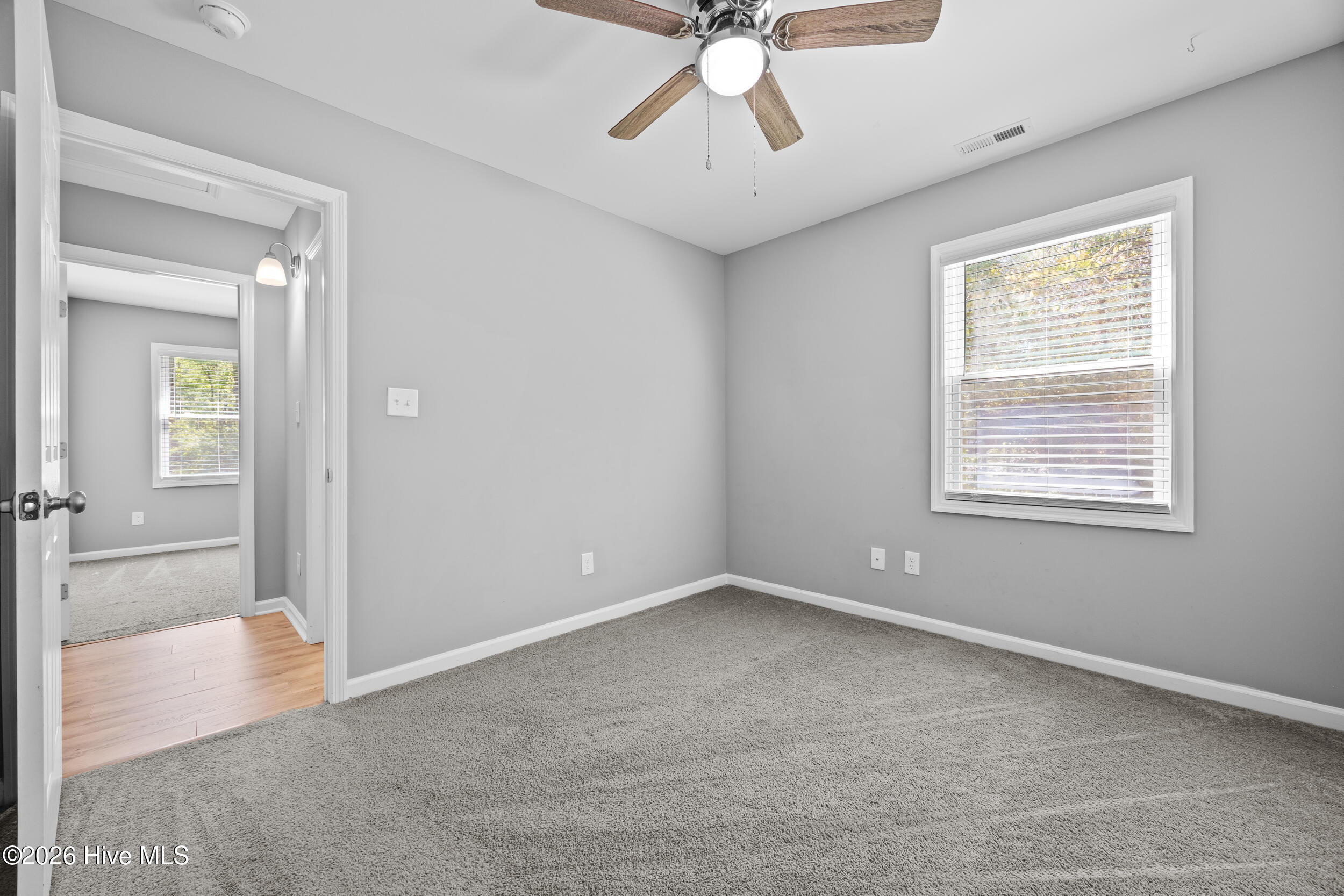 100566907 | Photo 27