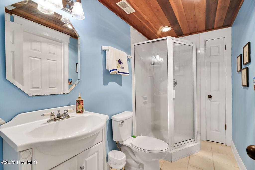 100533114 | Photo 30