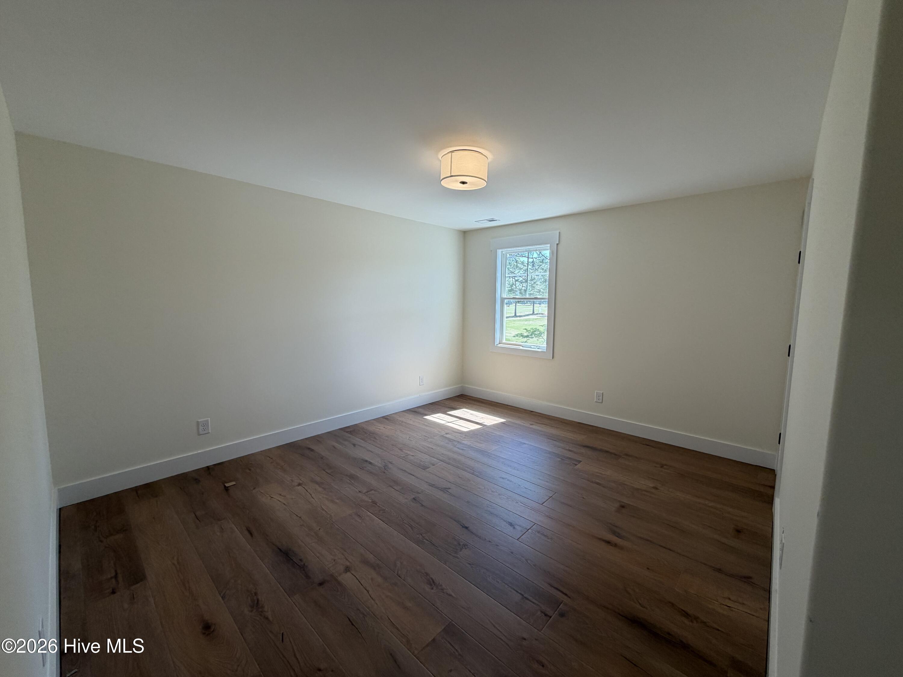 100568393 | Photo 47