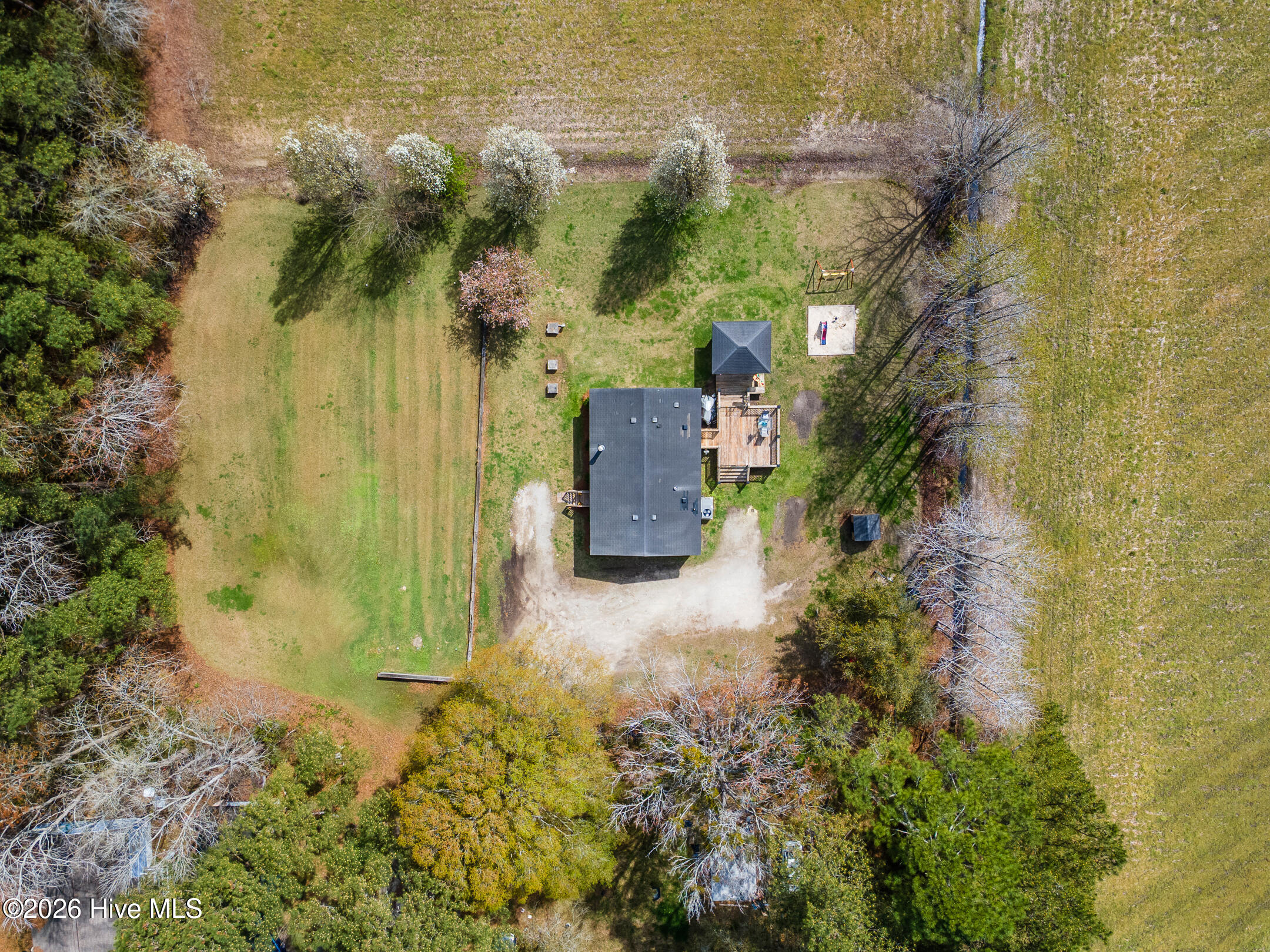 100561716 | Photo 36