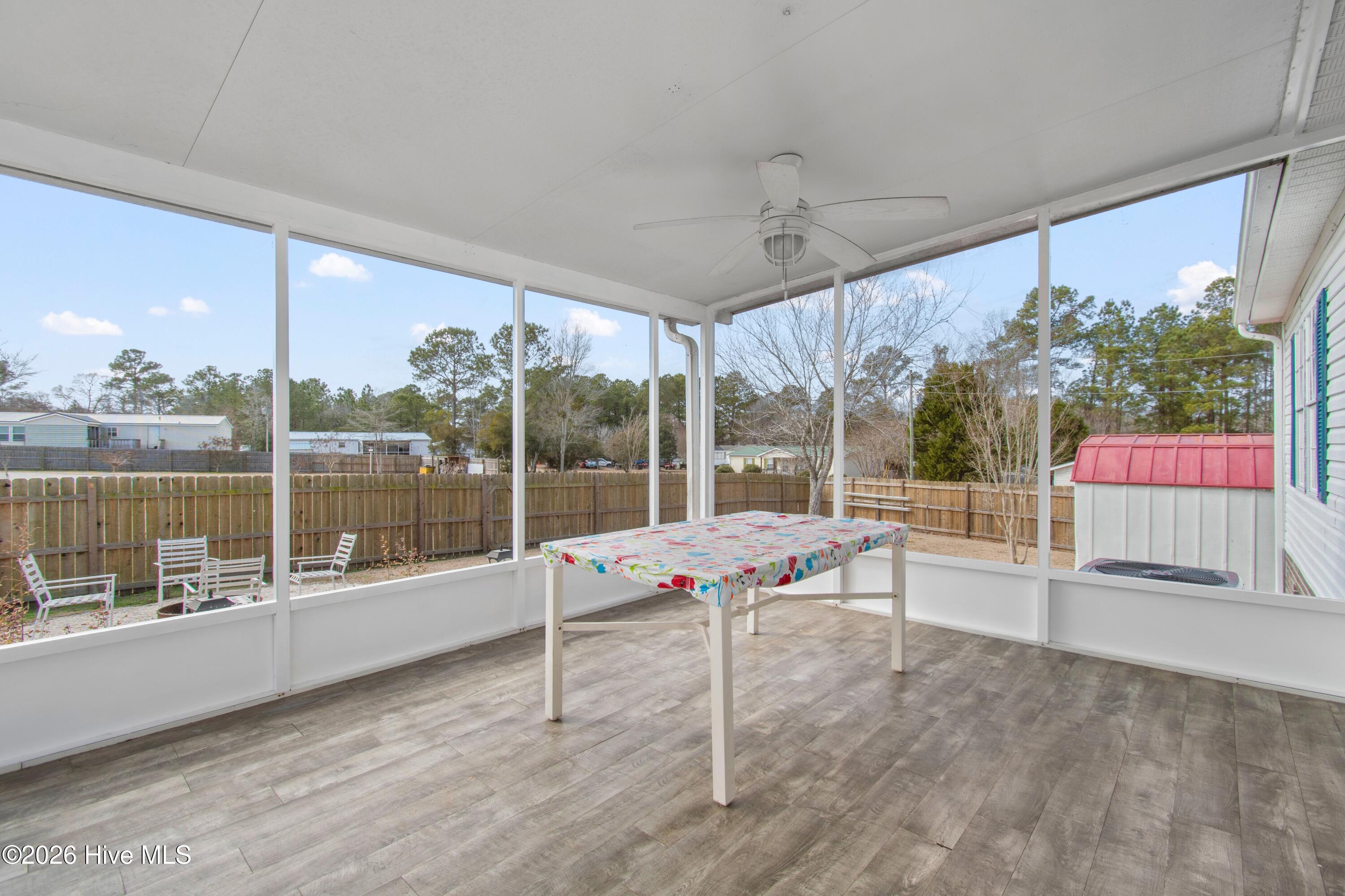 100553657 | Photo 25