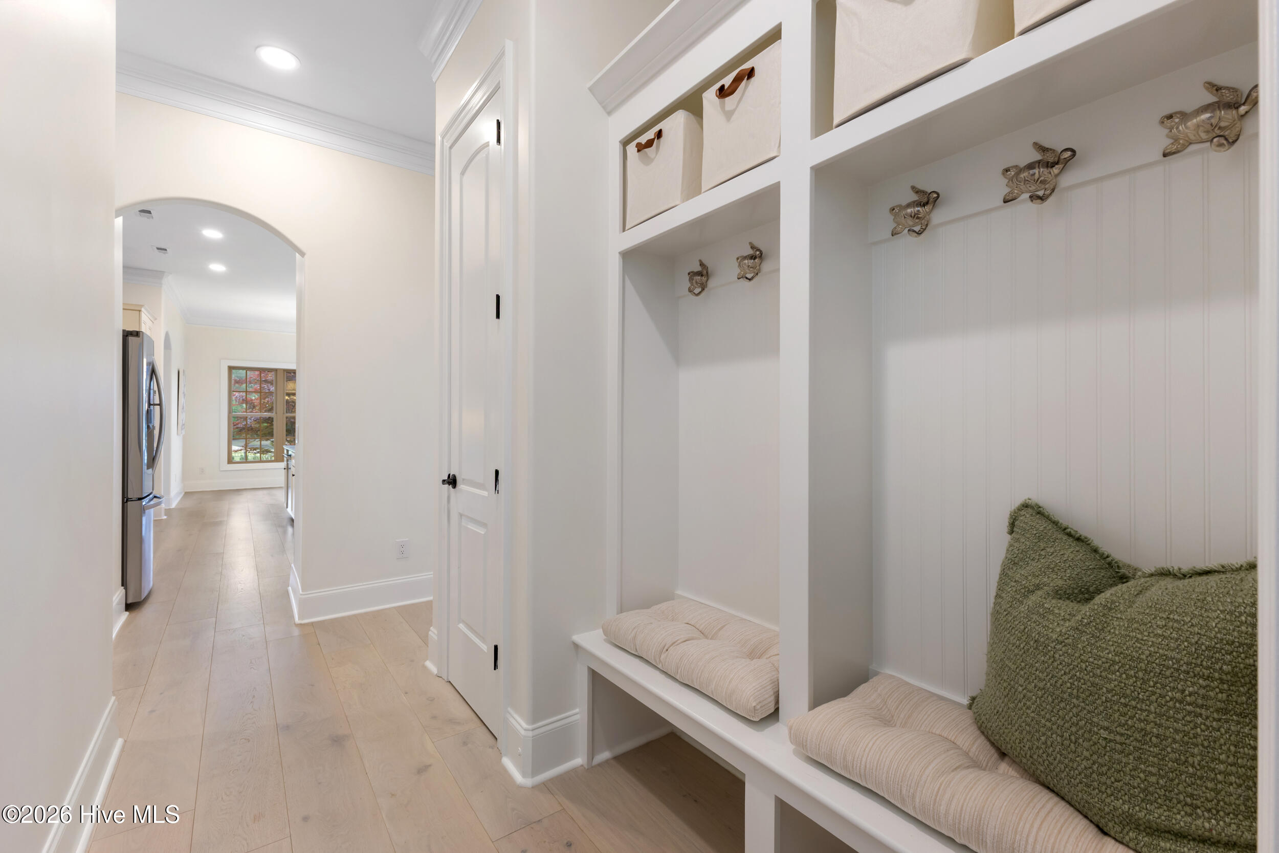 100567857 | Photo 33