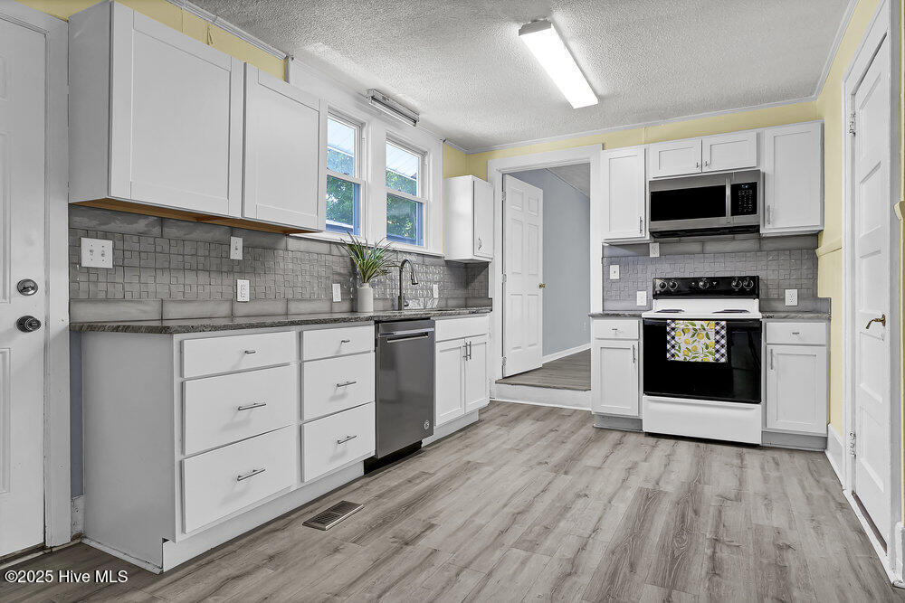 100508379 | Photo 10