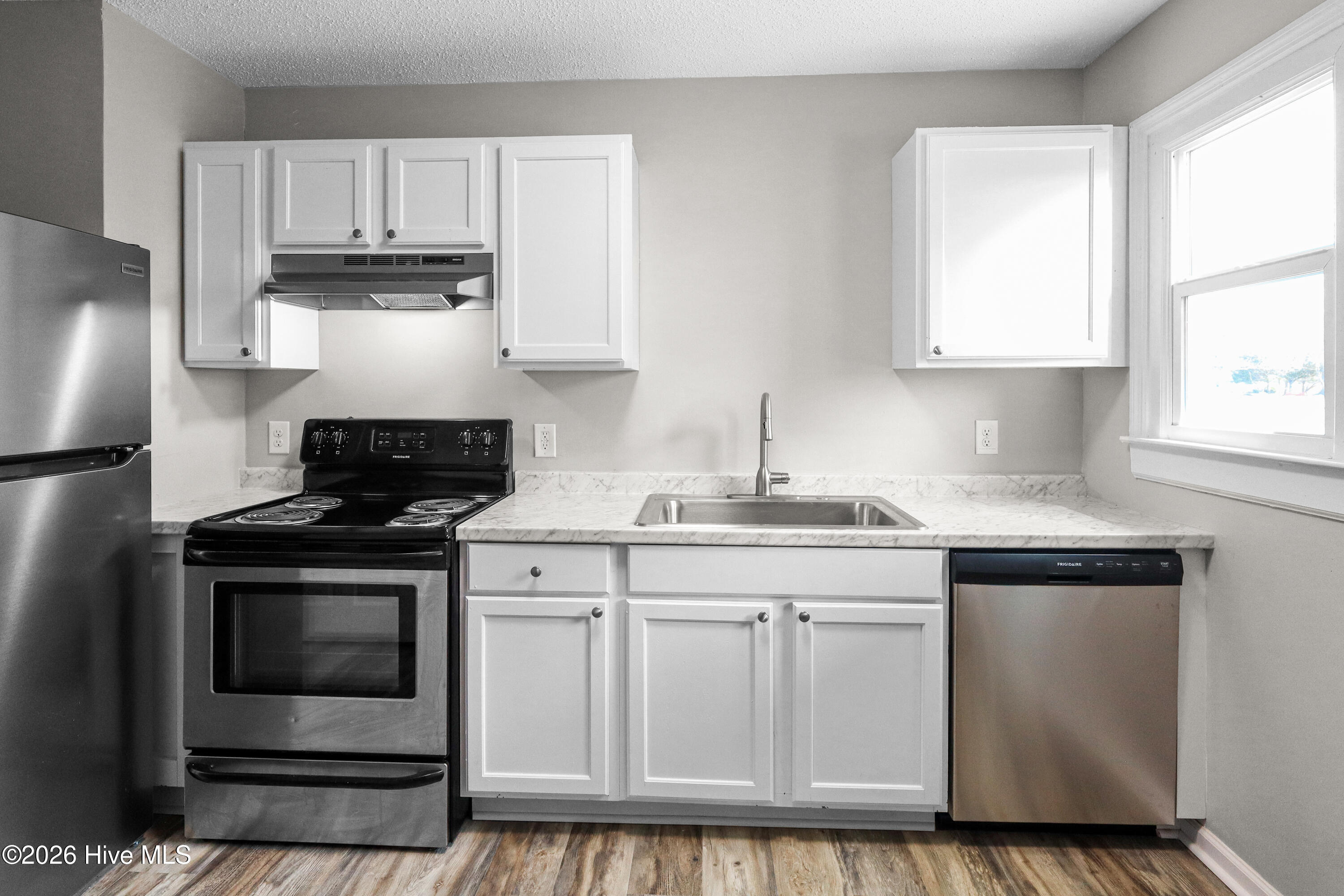 100558793 | Photo 15