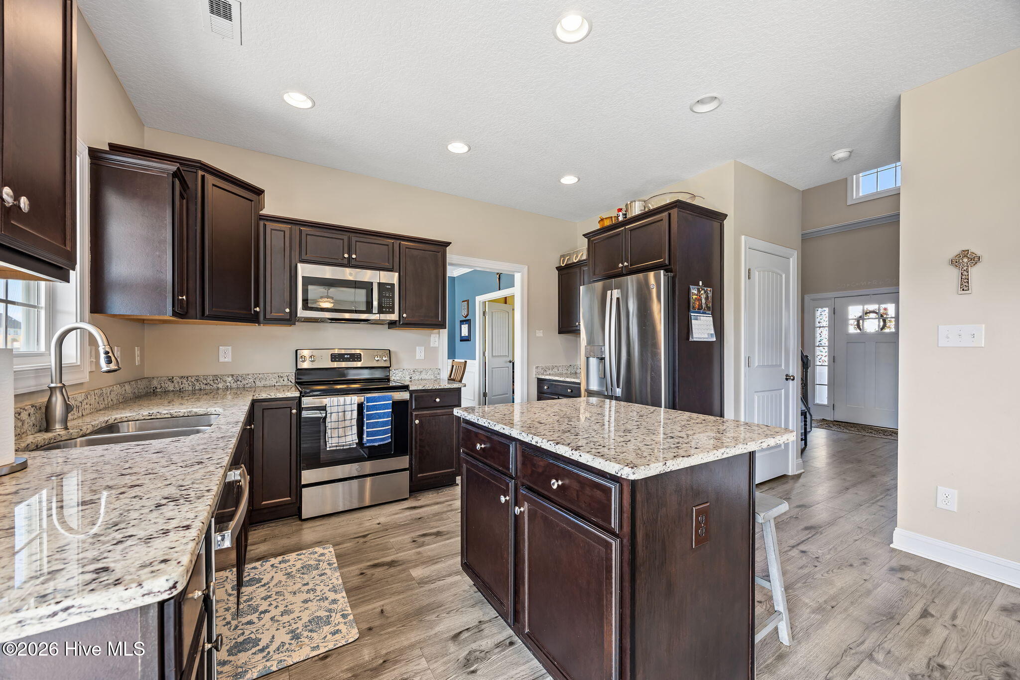 100566991 | Photo 13