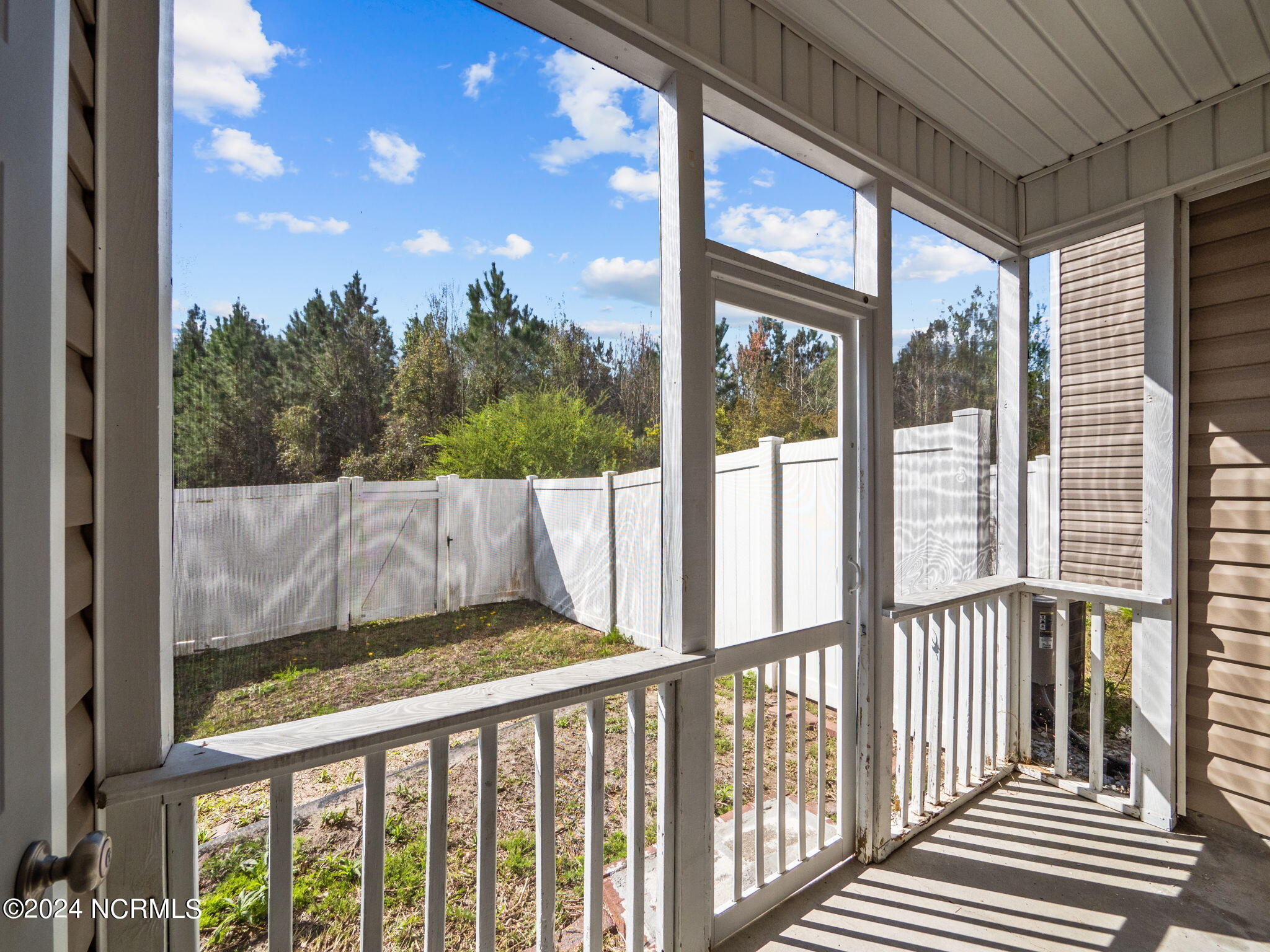 100544508 | Photo 23