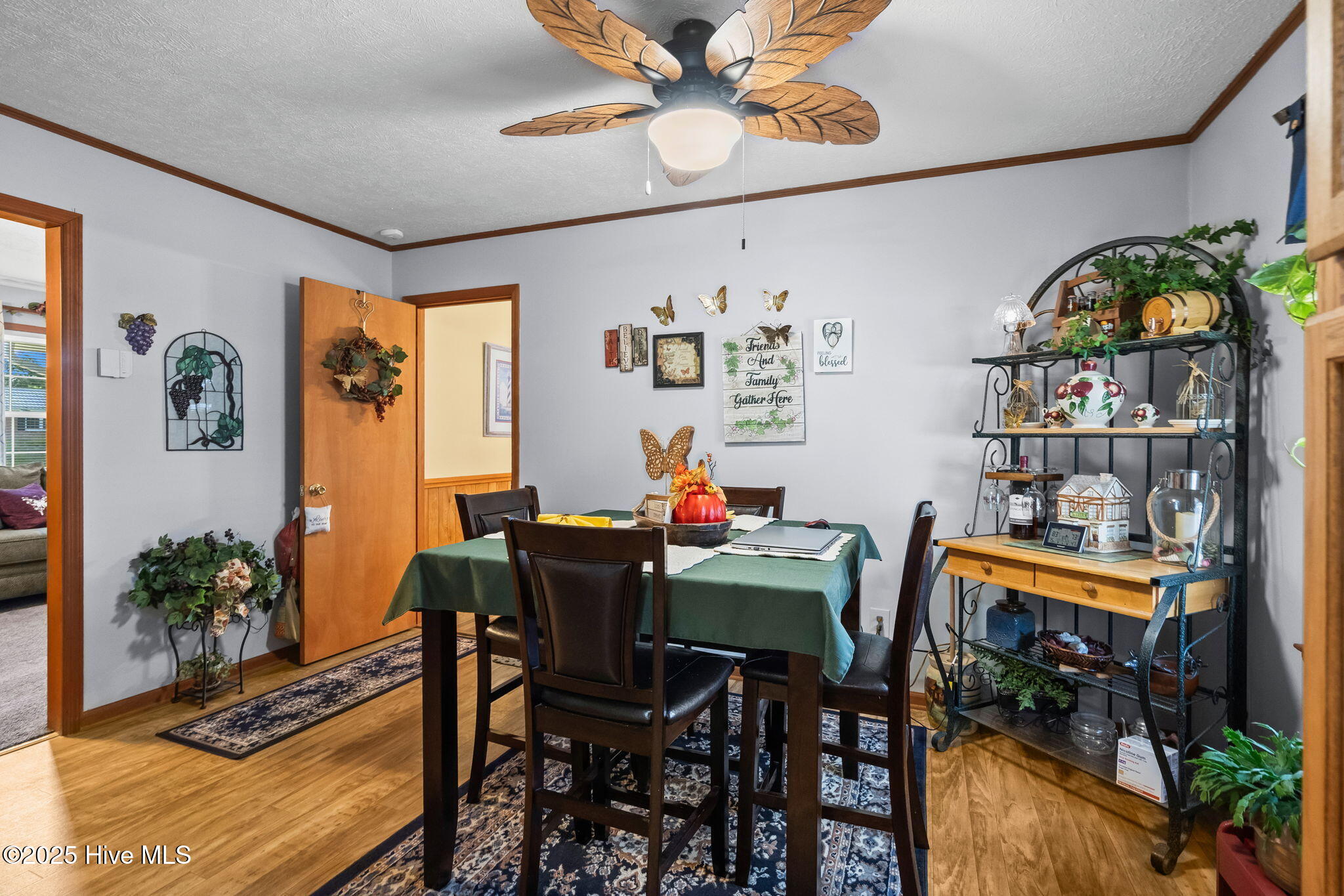 100532446 | Photo 16