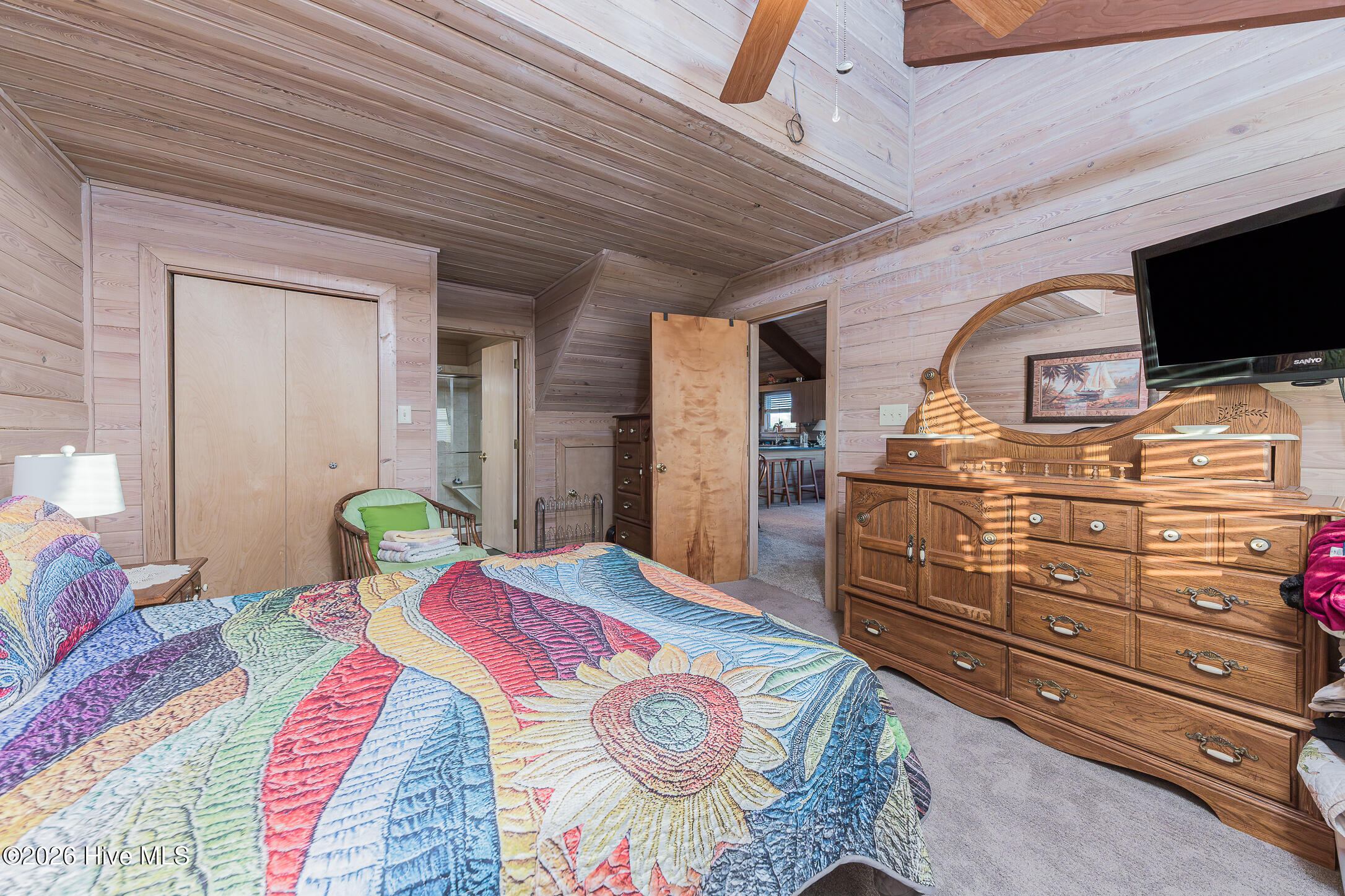 100560422 | Photo 52