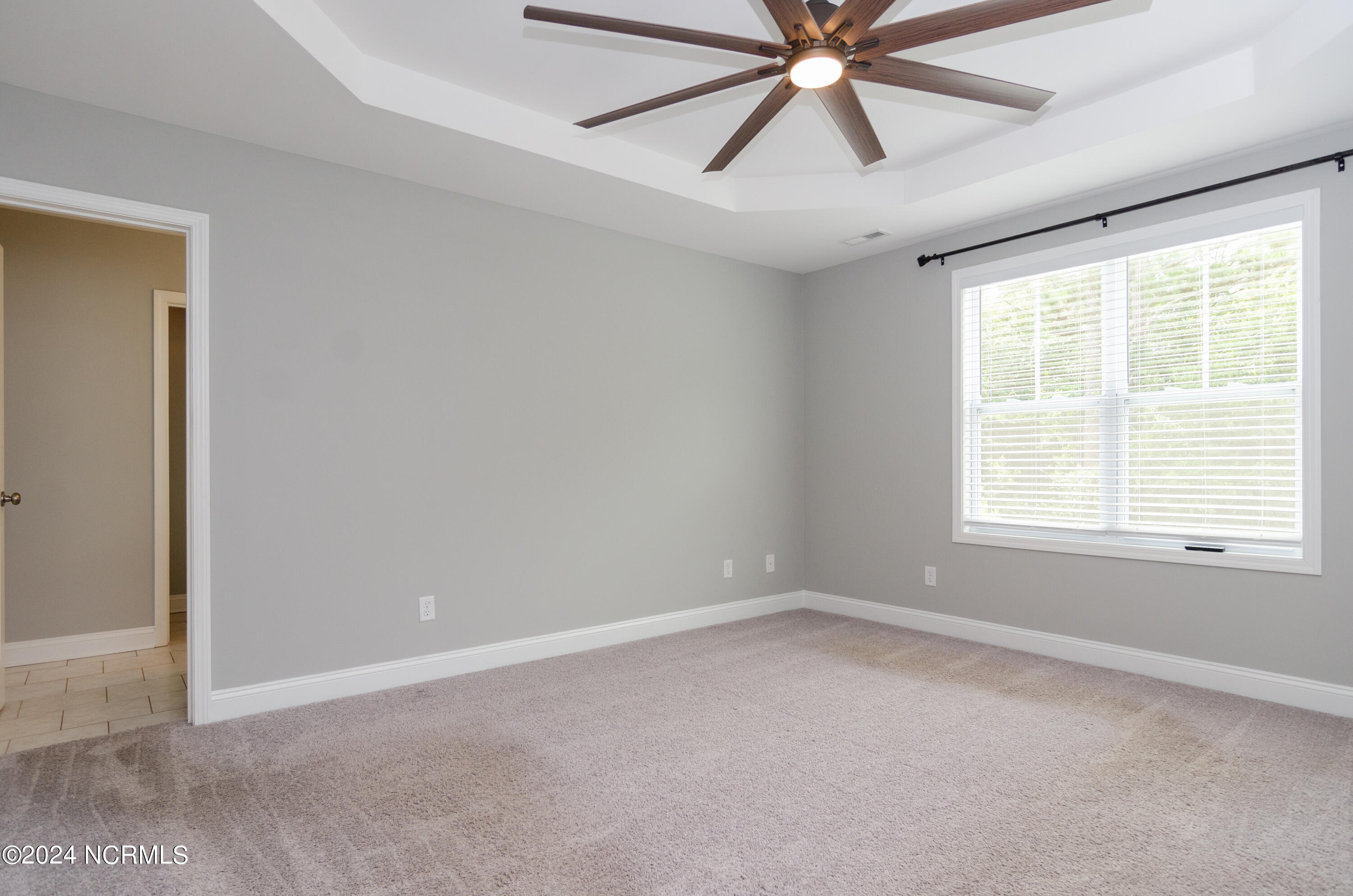 100547679 | Photo 17