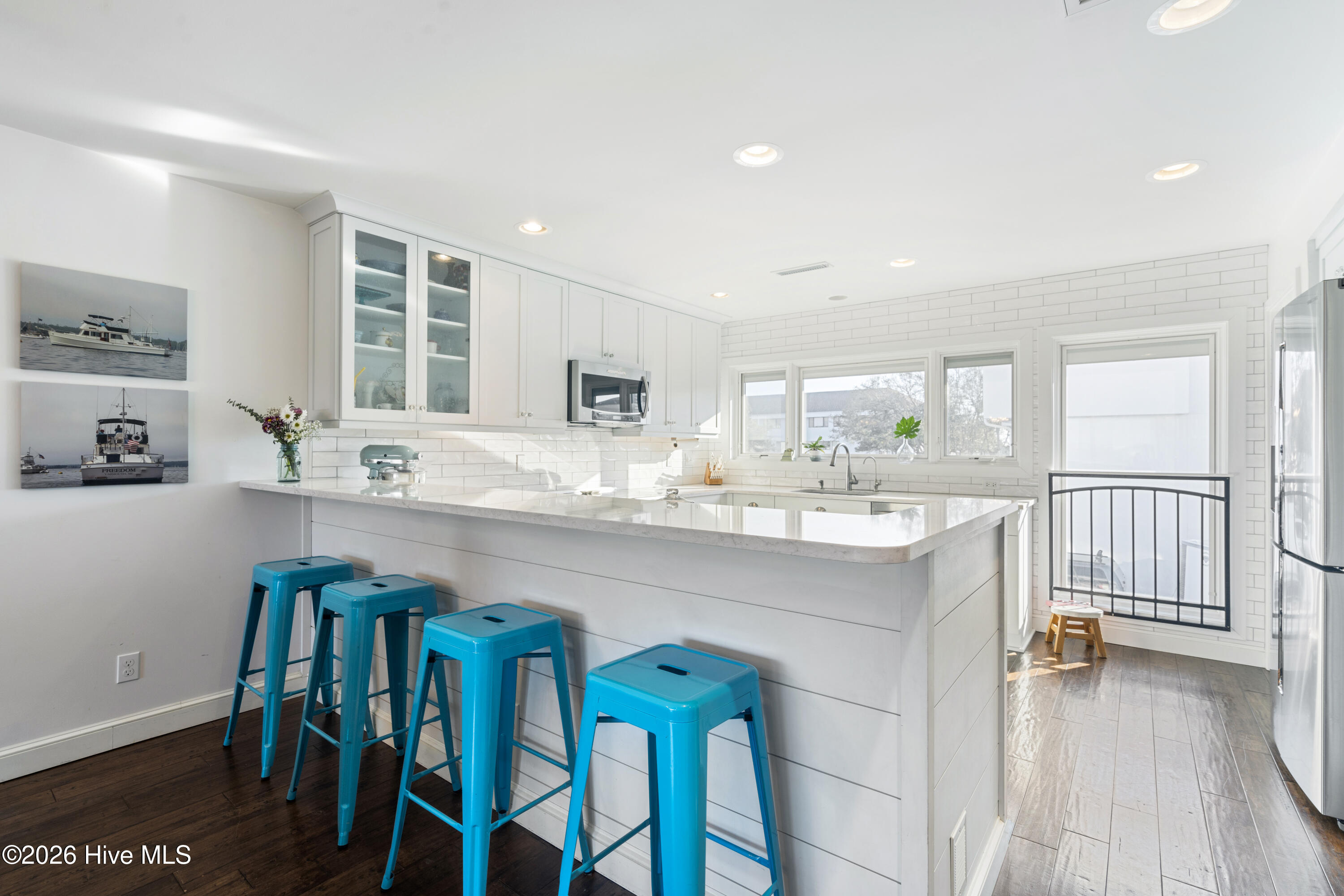 100553448 | Photo 12