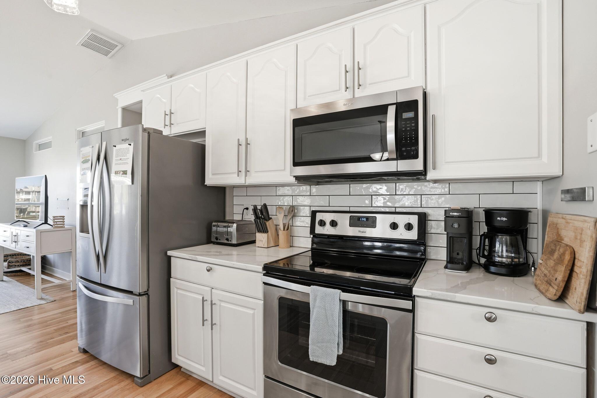 100558561 | Photo 35