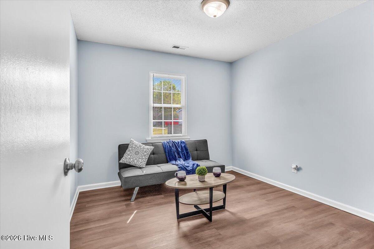 100566247 | Photo 28