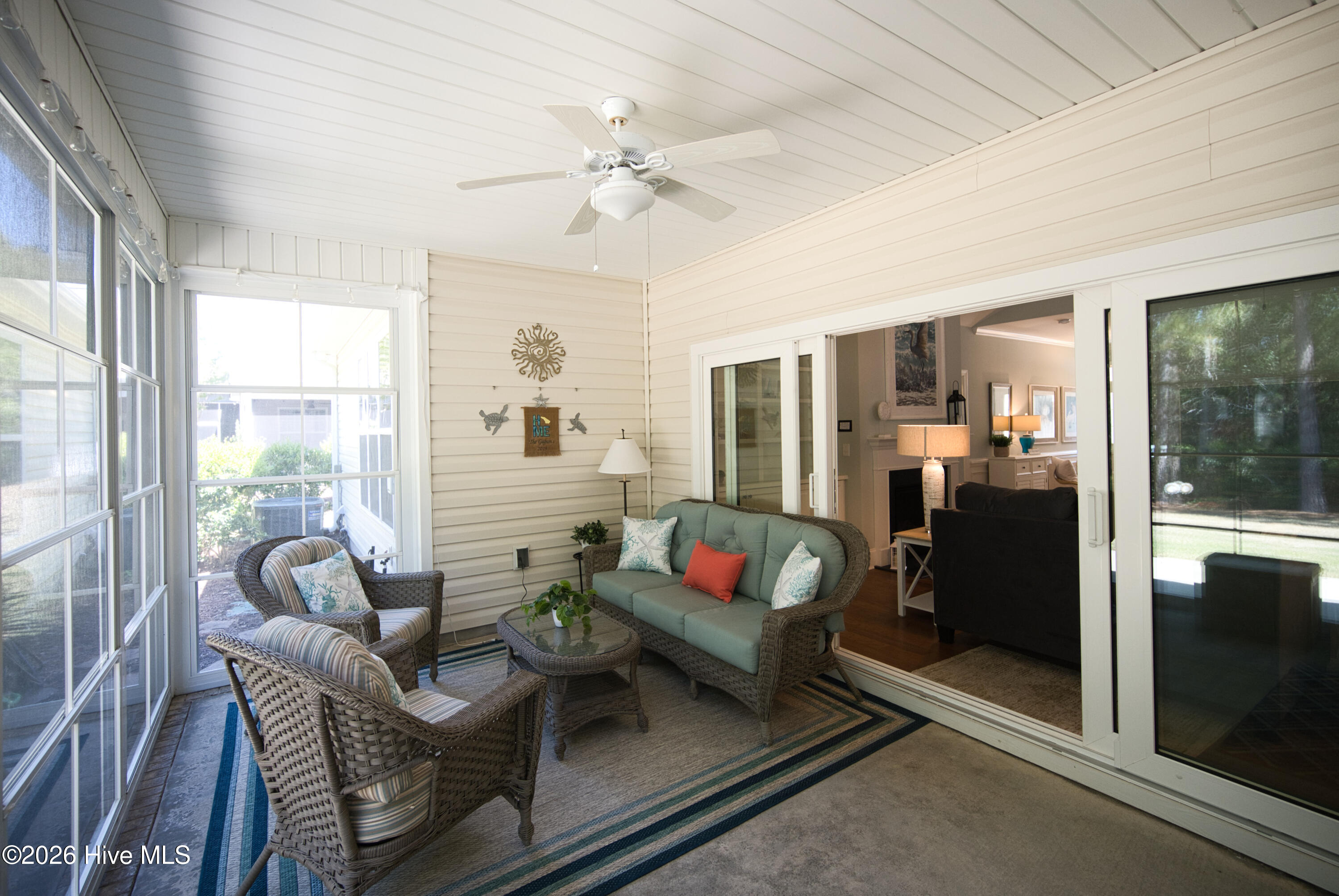 100567363 | Photo 40