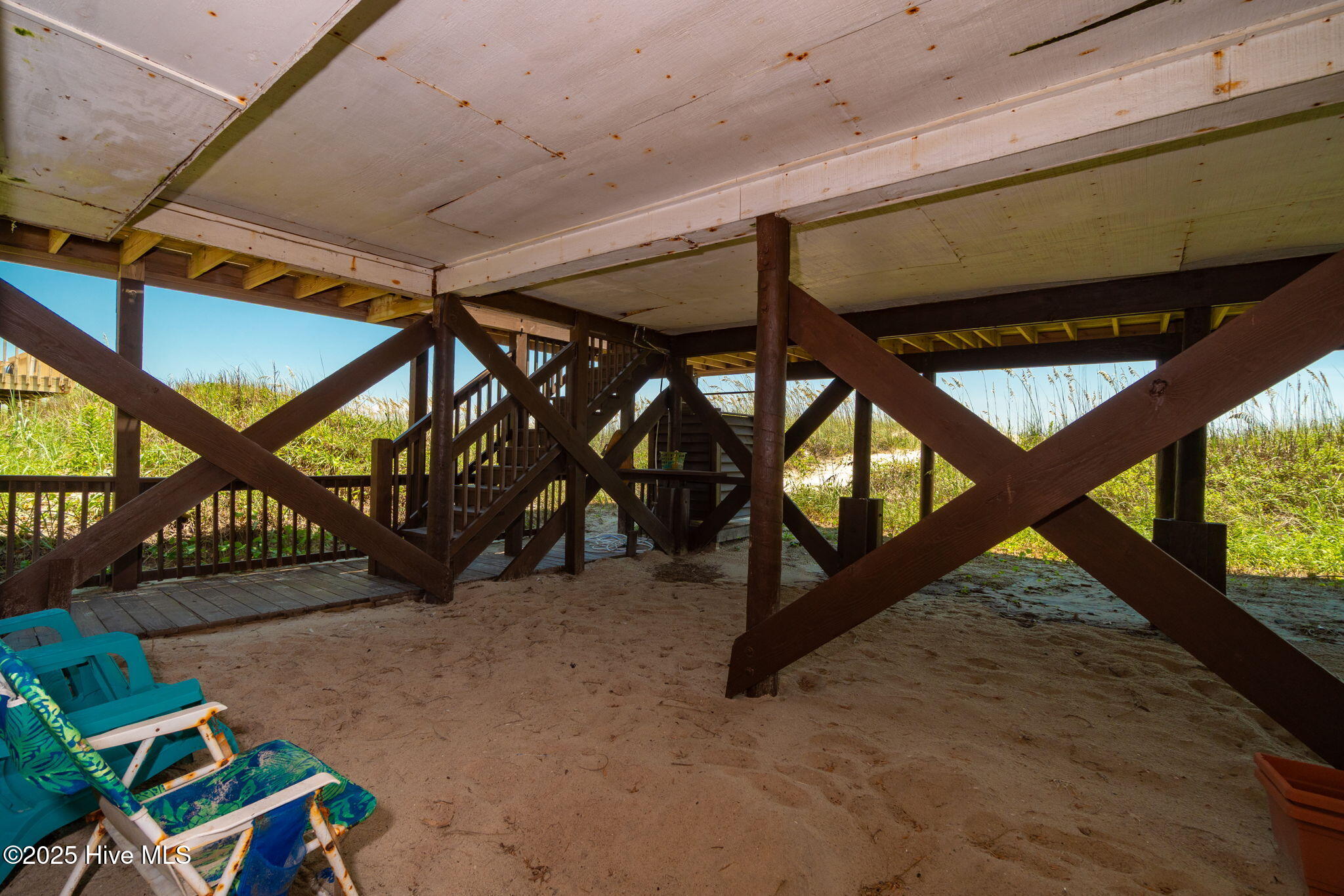 100520920 | Photo 24