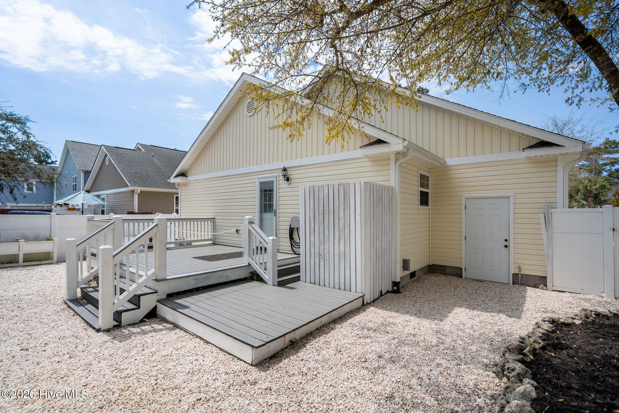 100566759 | Photo 52