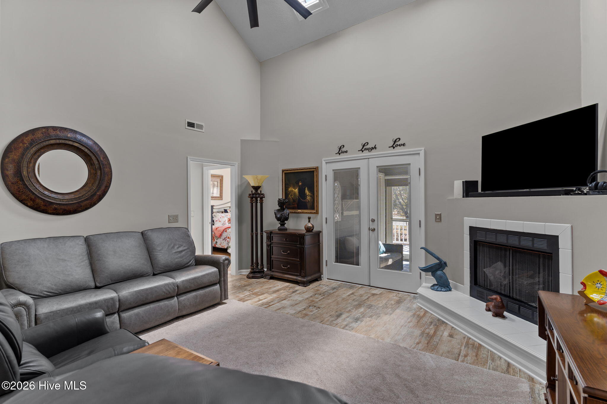 100550707 | Photo 13