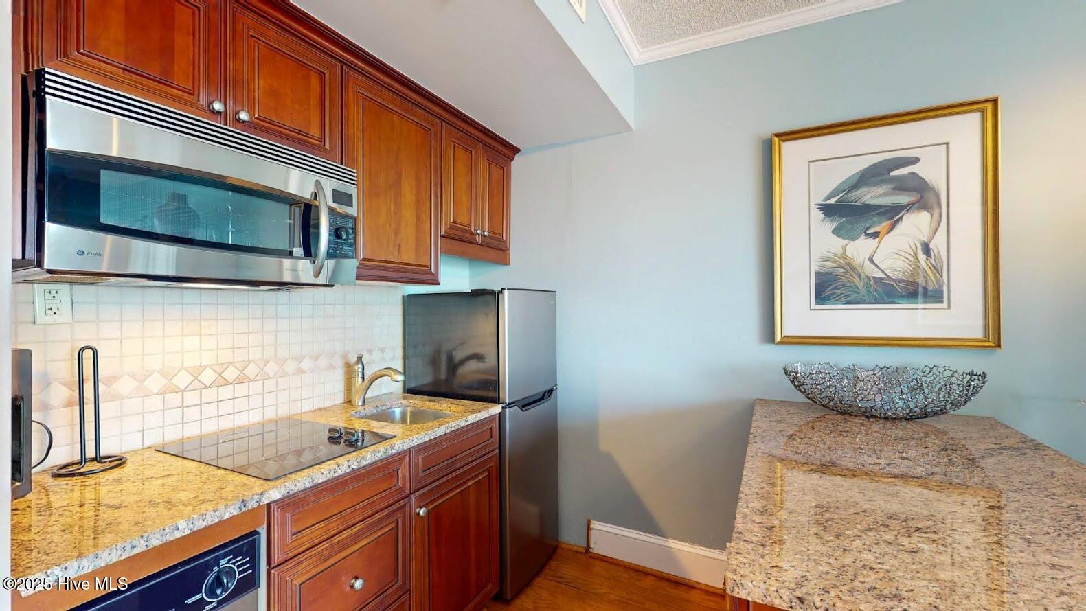 100537311 | Photo 10