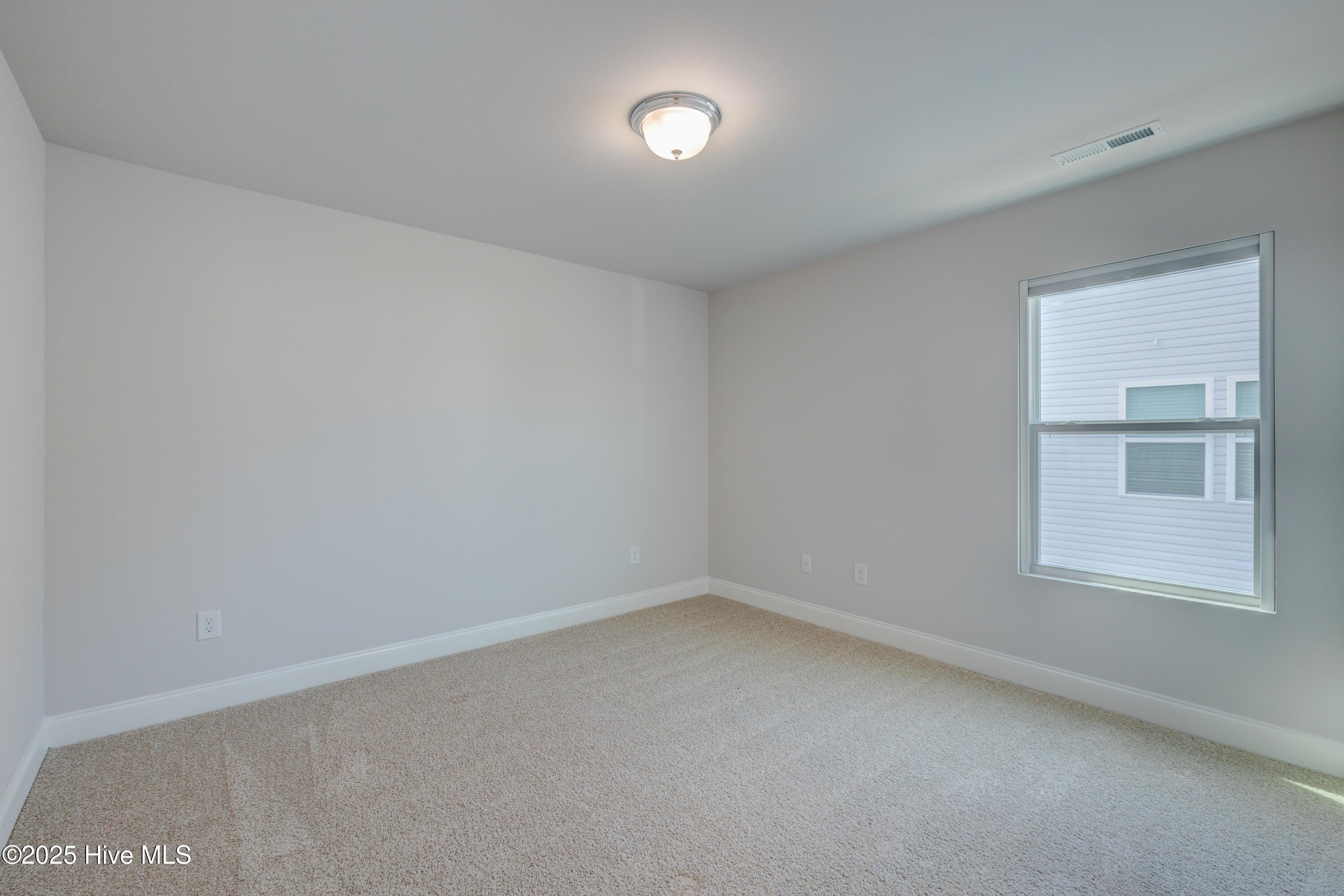 100491210 | Photo 24