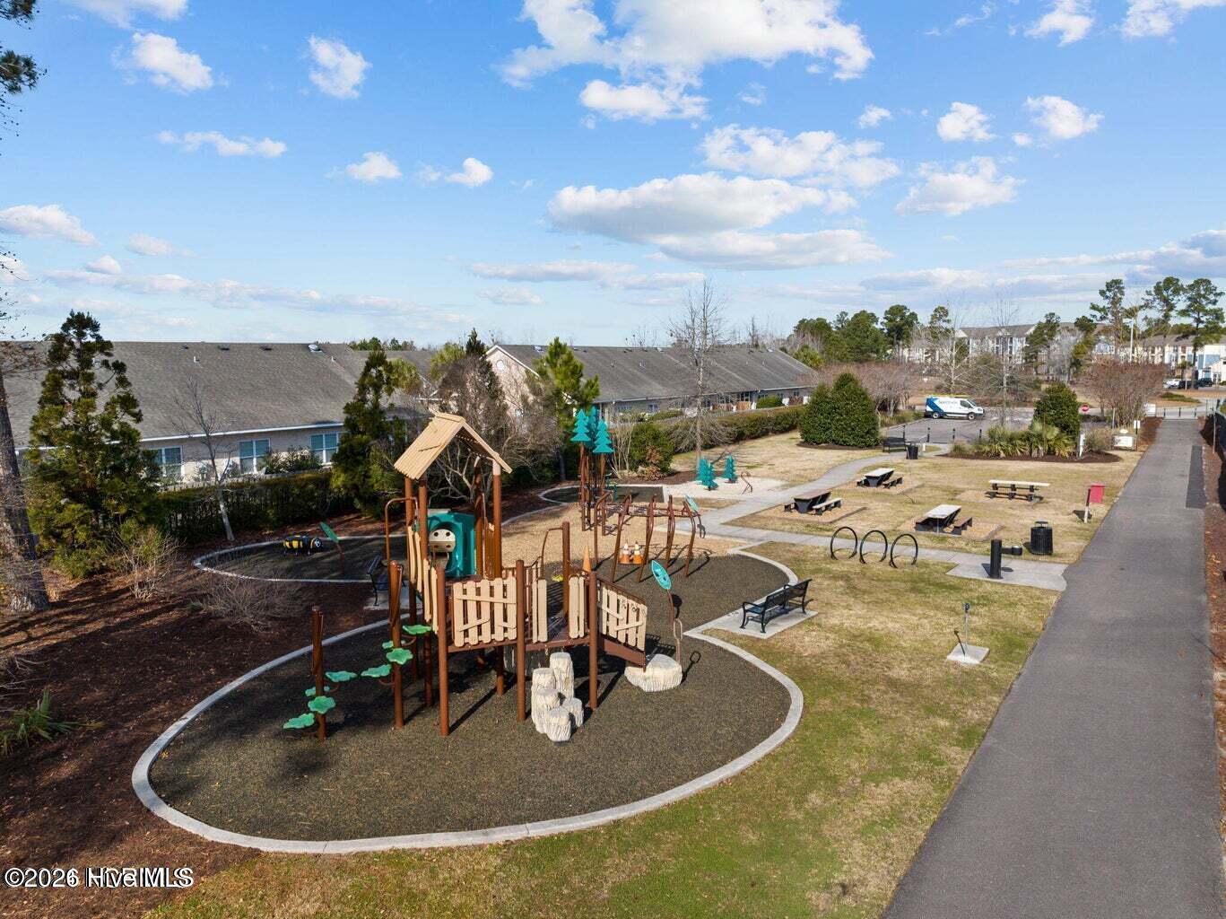 100561960 | Photo 38