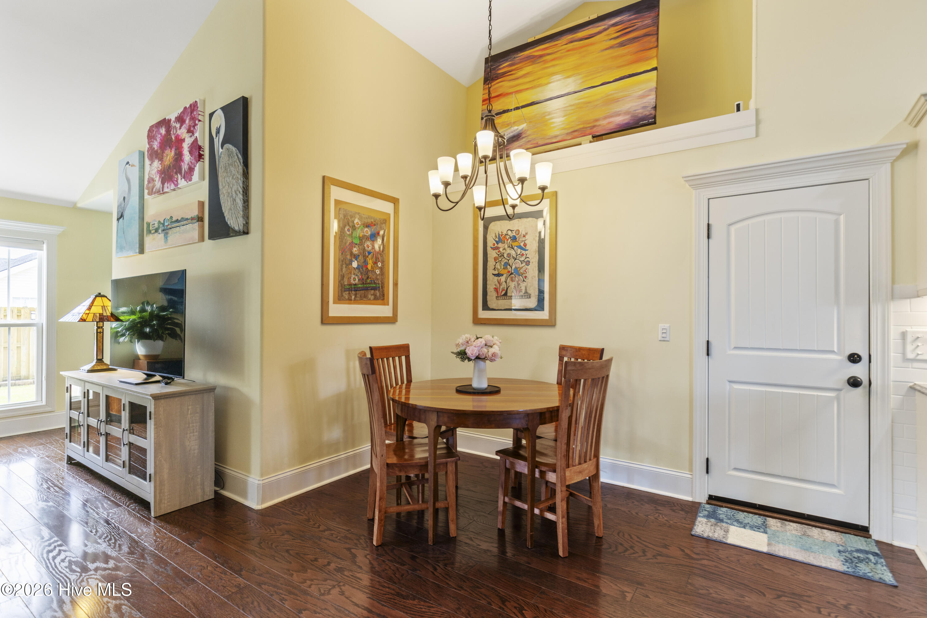 100551829 | Photo 19