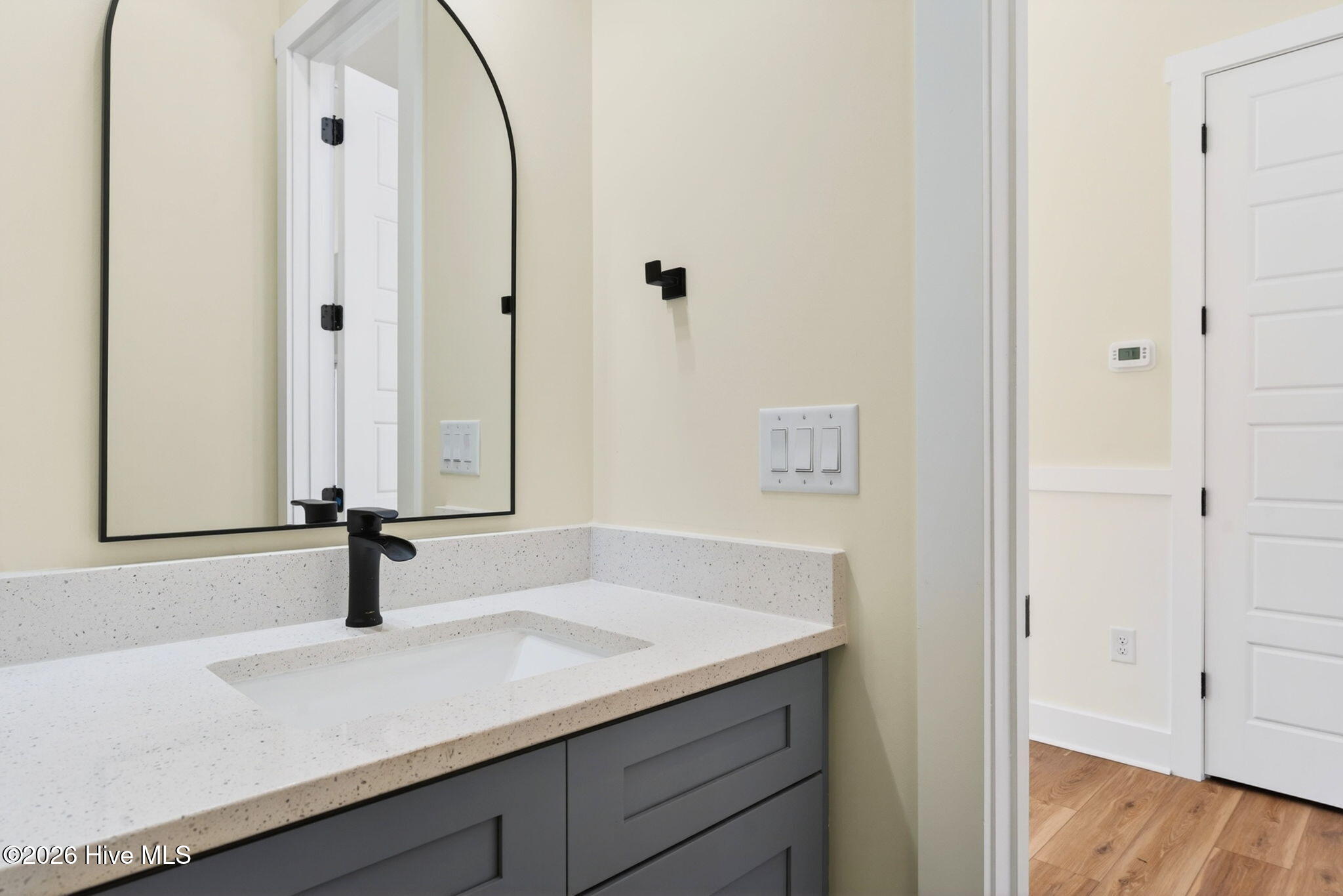 100568512 | Photo 15