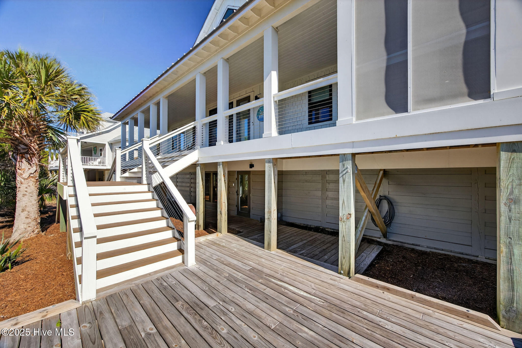 100541250 | Photo 89