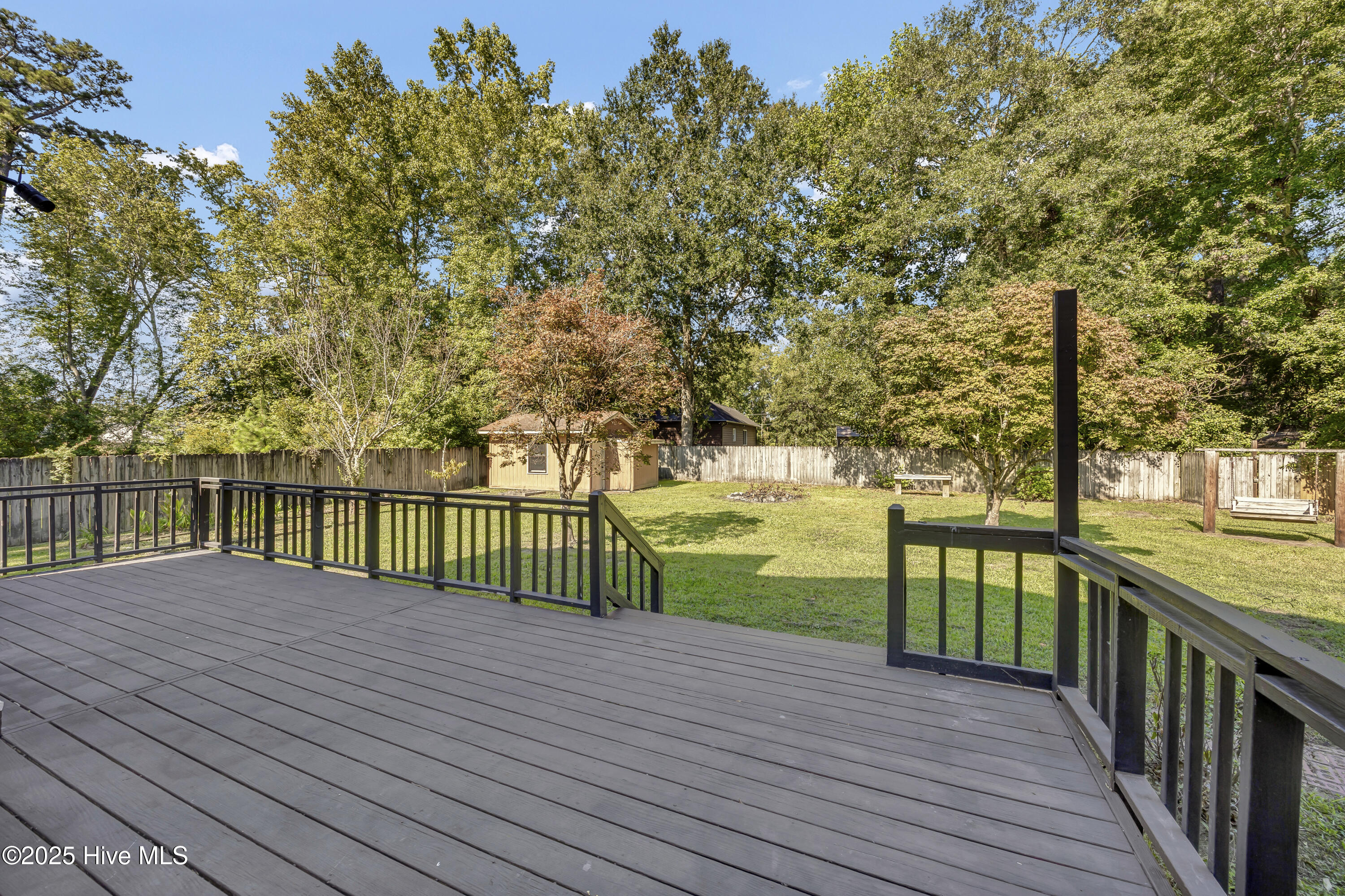 100527769 | Photo 21