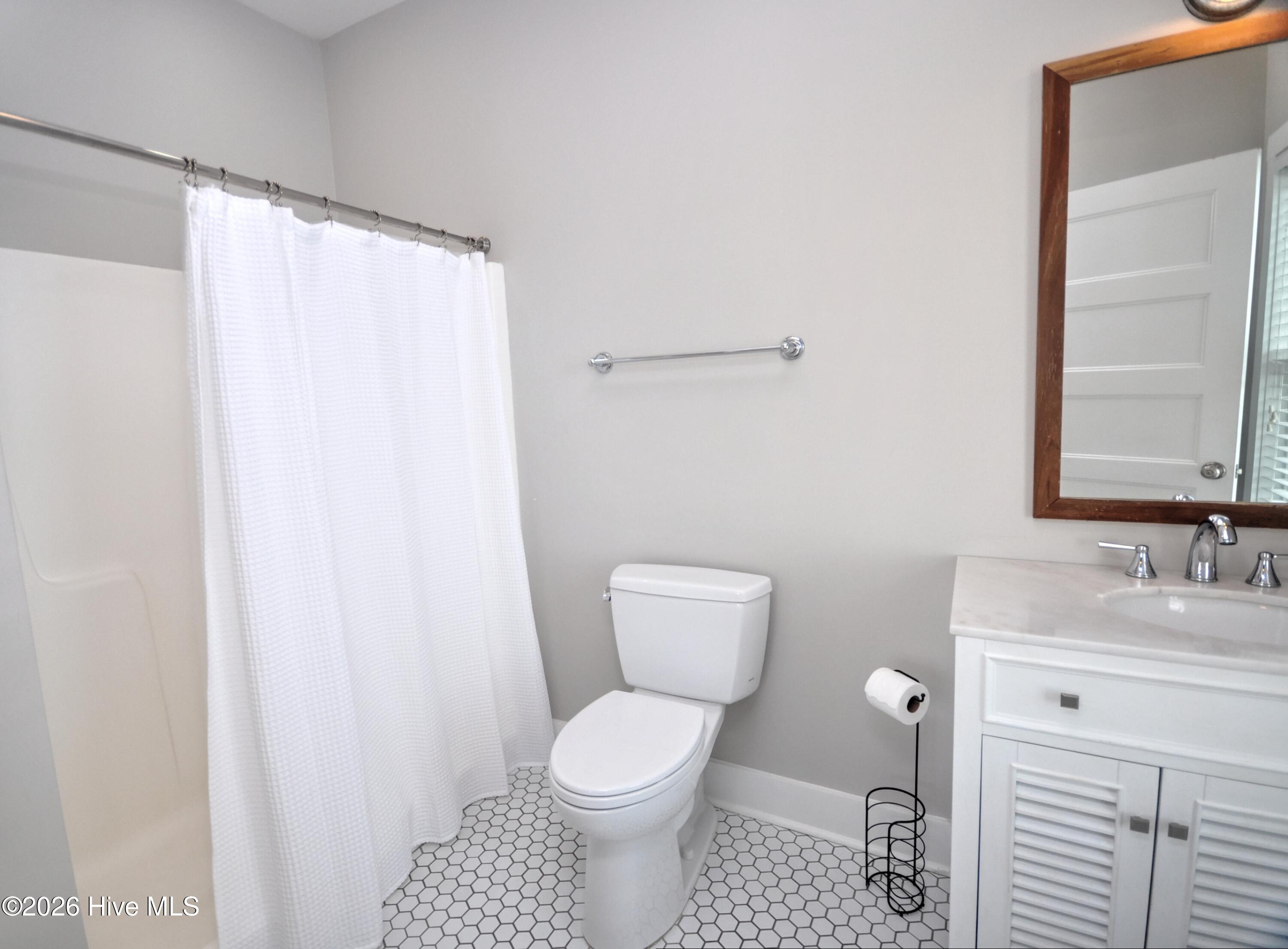 100561409 | Photo 33