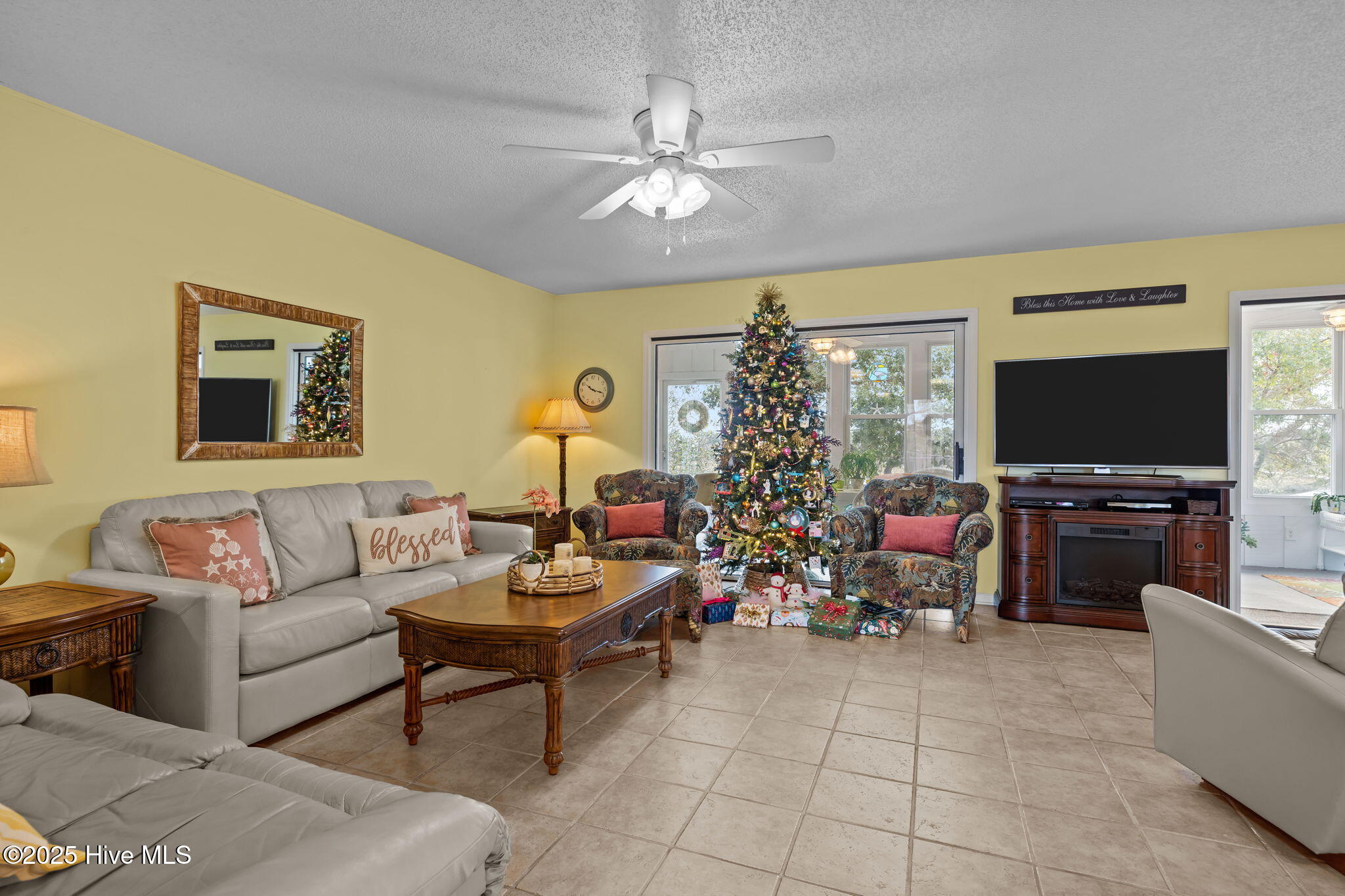 100542627 | Photo 15