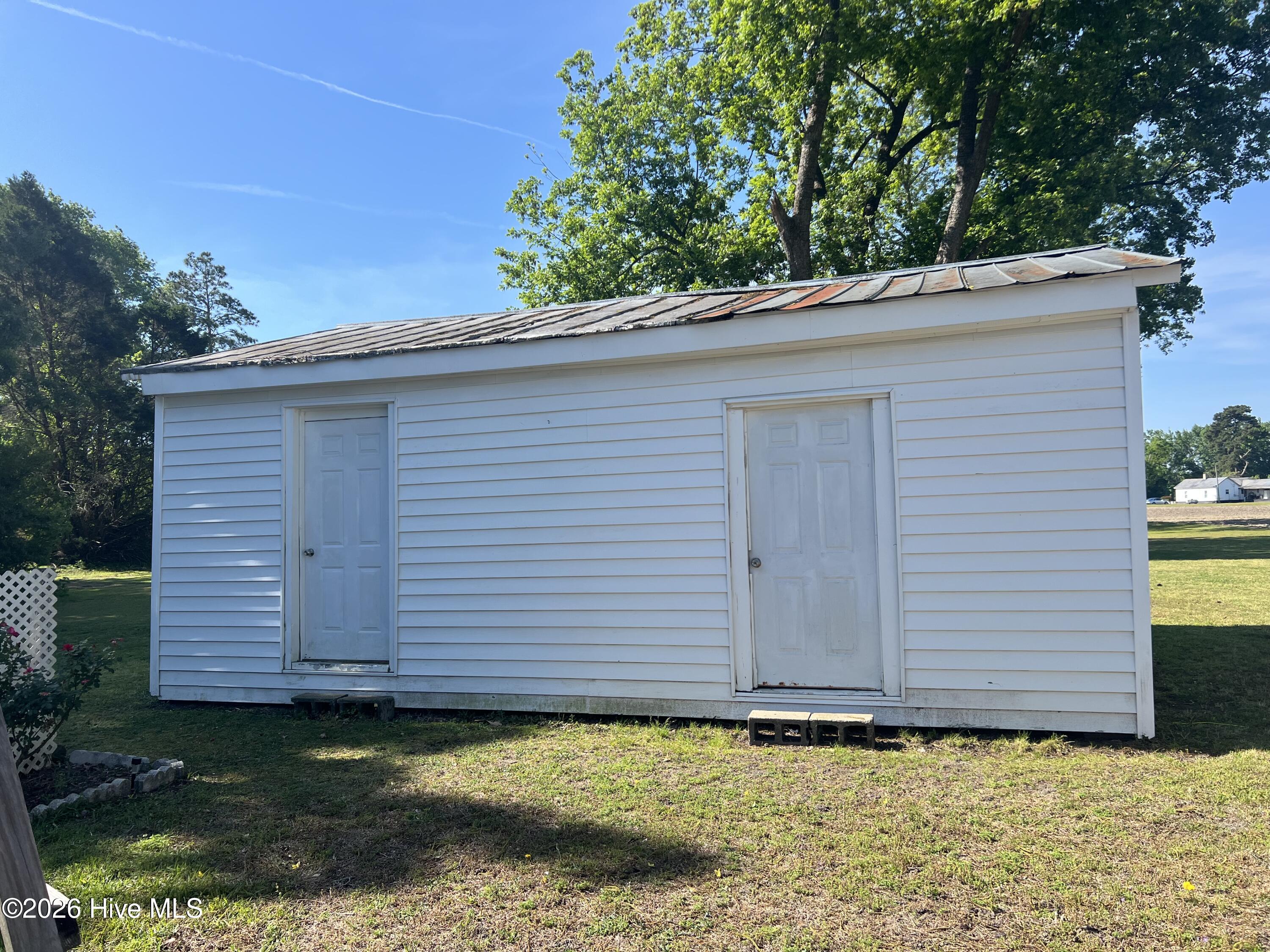 183 Nc 124 West