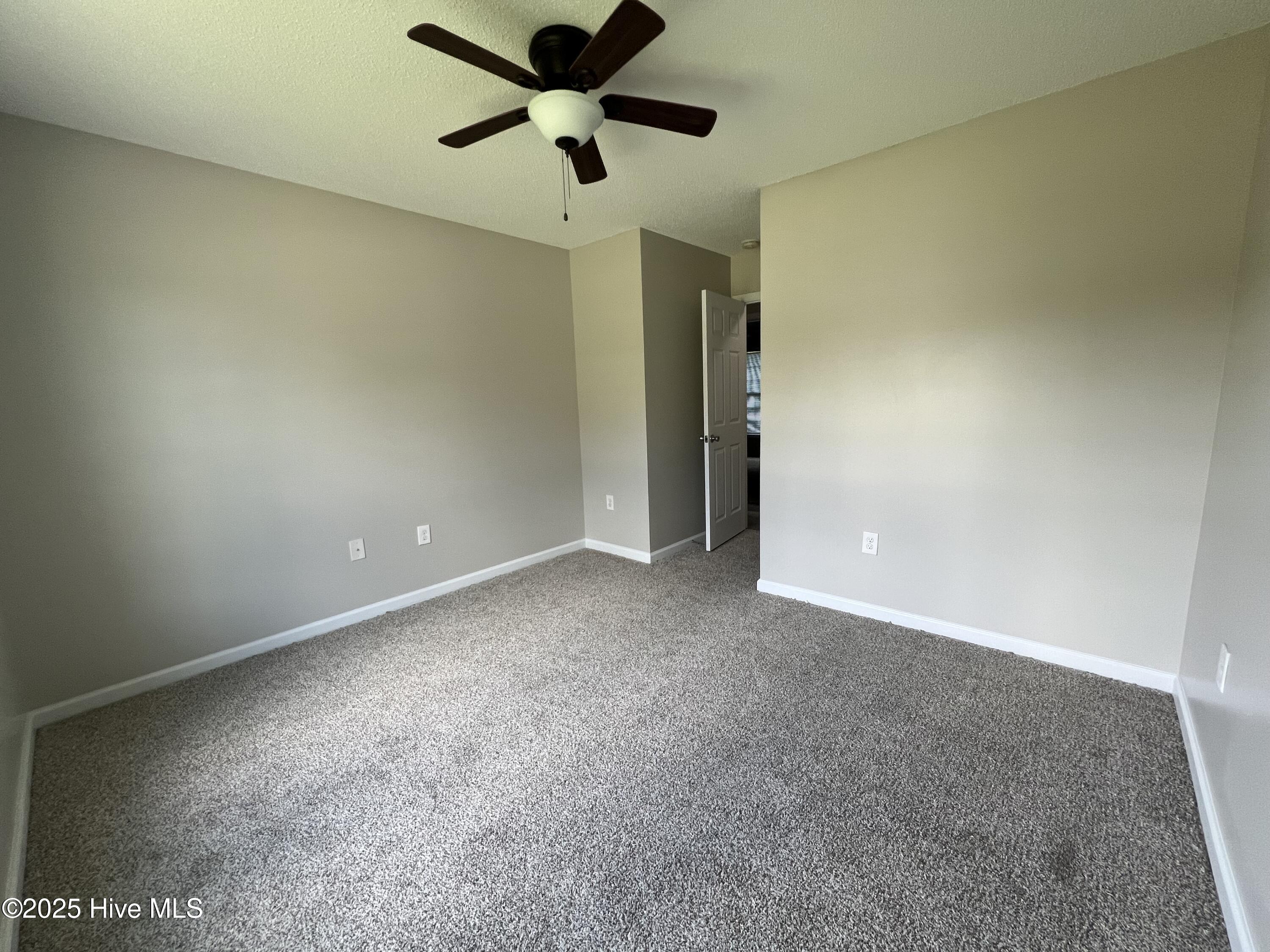 100529464 | Photo 11