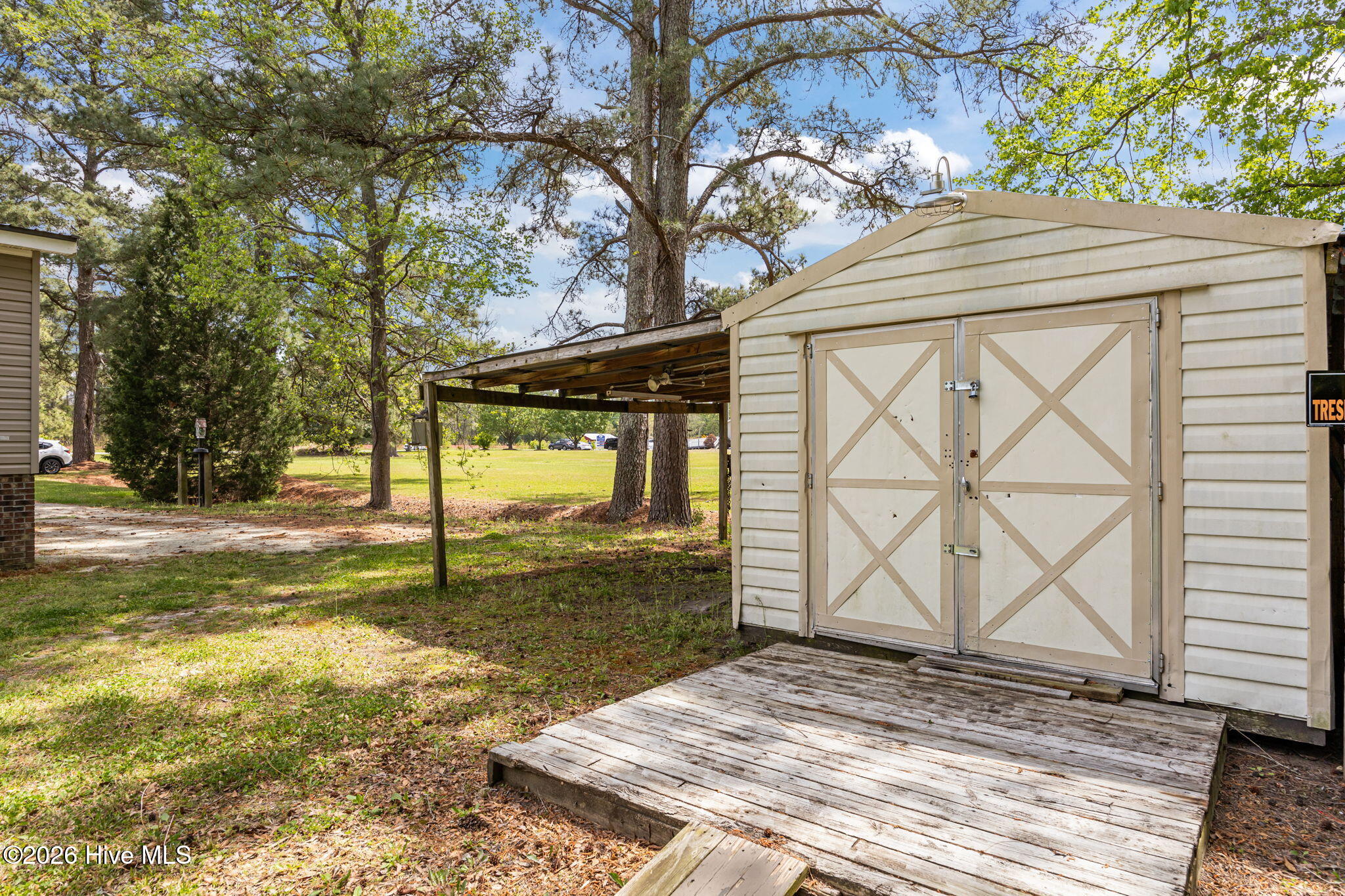 100566211 | Photo 42