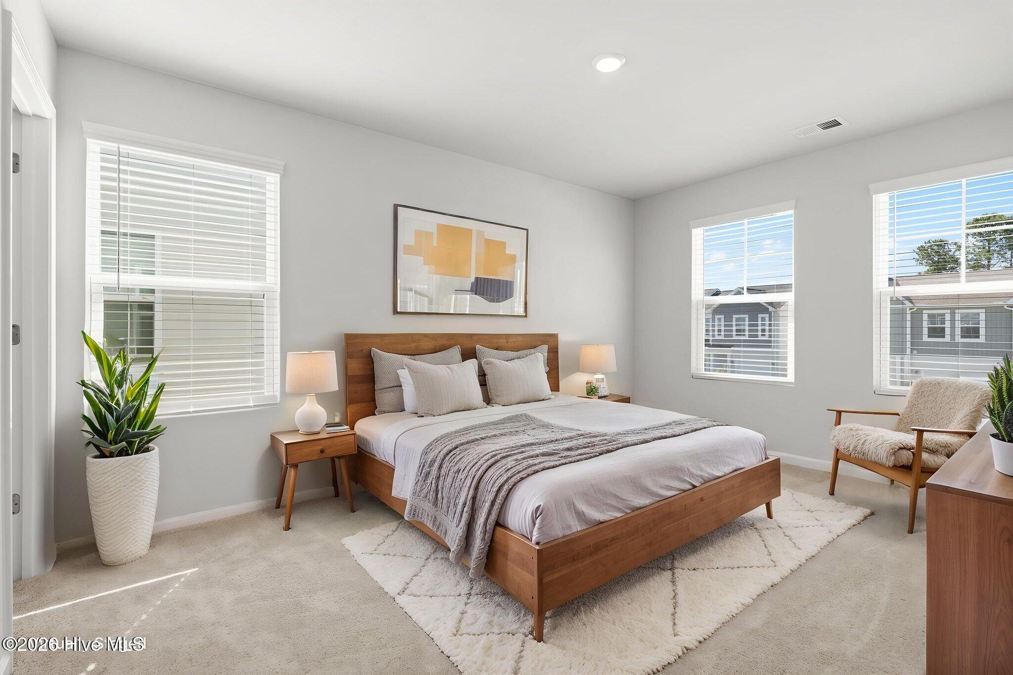 100567065 | Photo 32