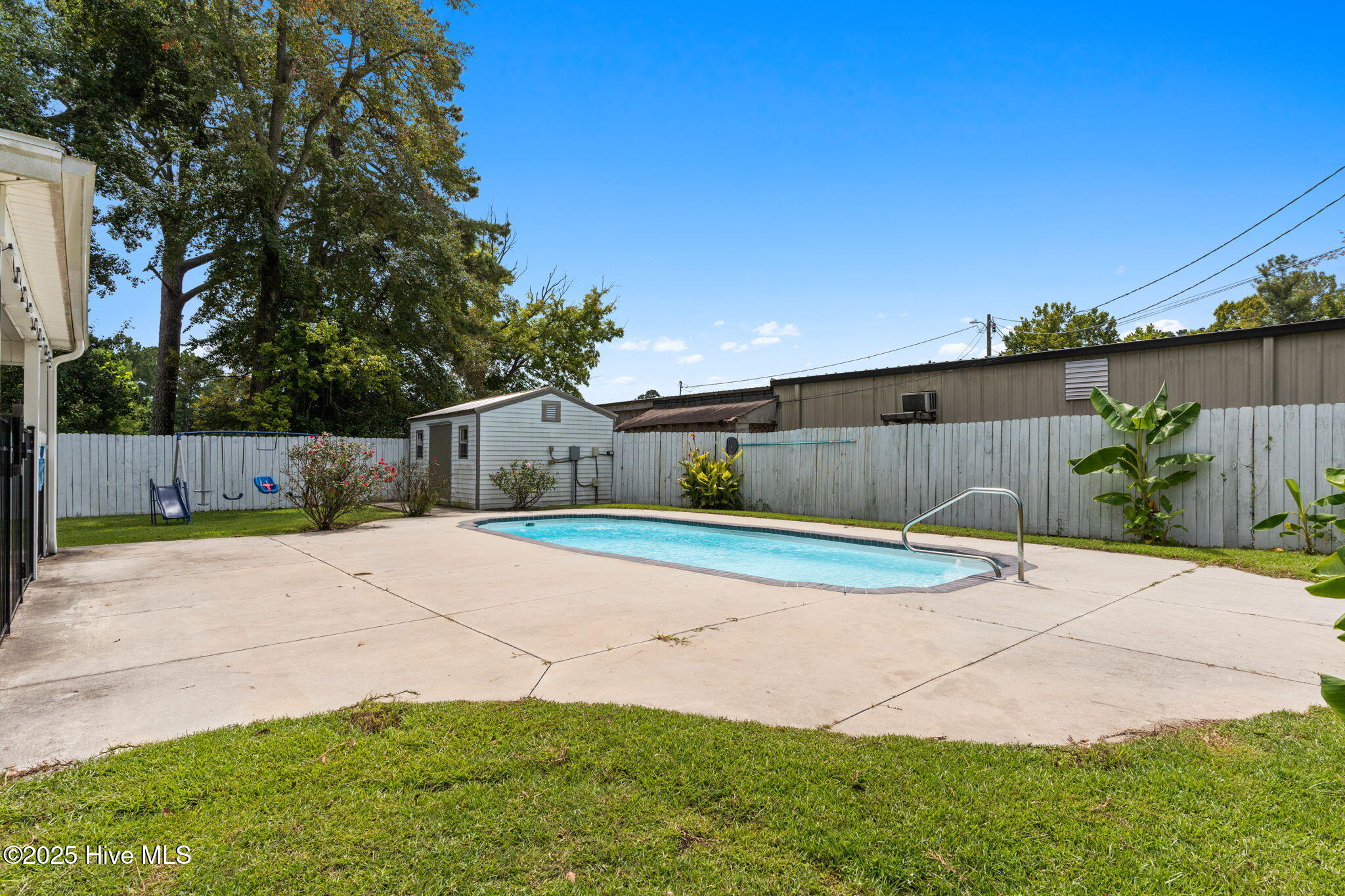 100527355 | Photo 44