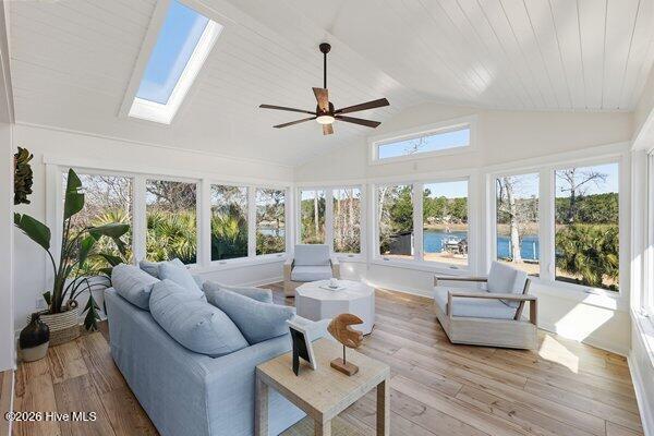 100556349 | Photo 14