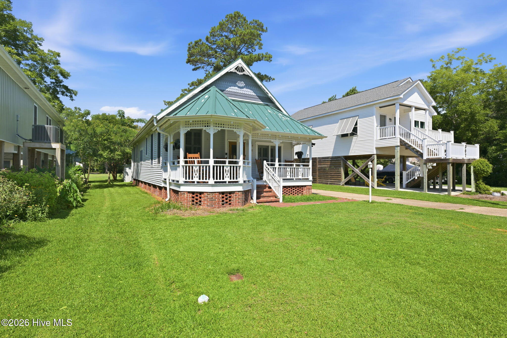 305 Vandemere Street,Oriental