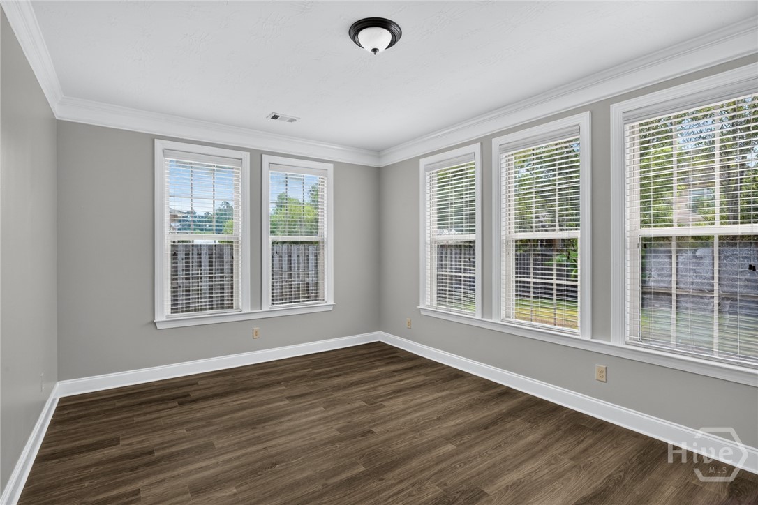 Playroom/flex space off kitchen