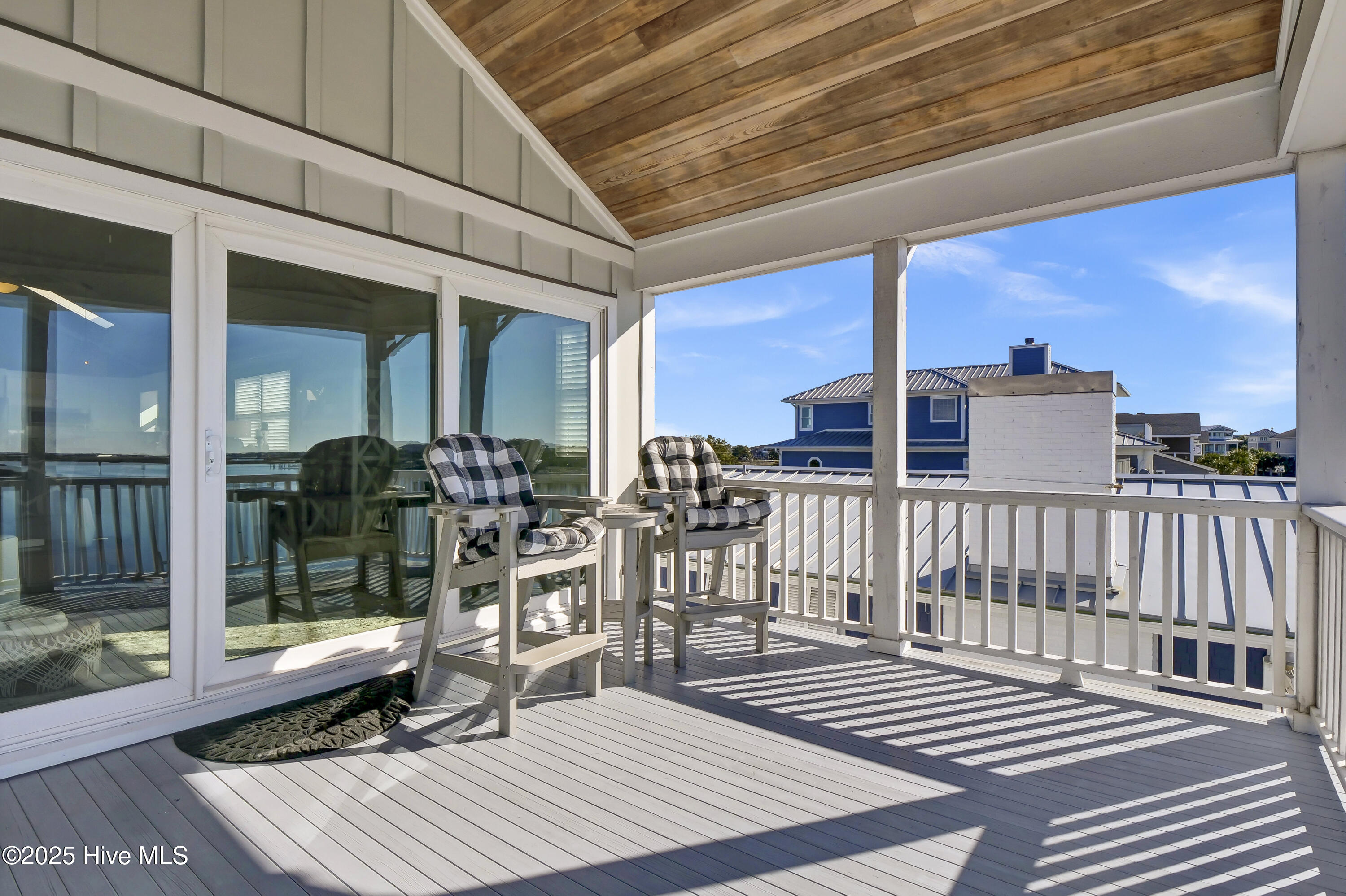 100469434 | Photo 38