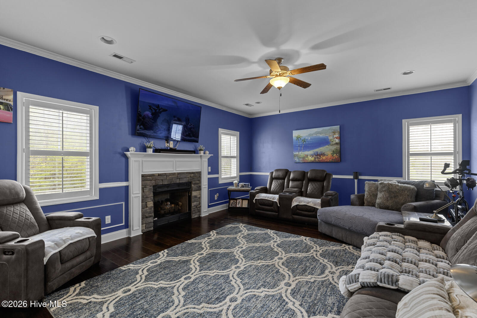 100564946 | Photo 11