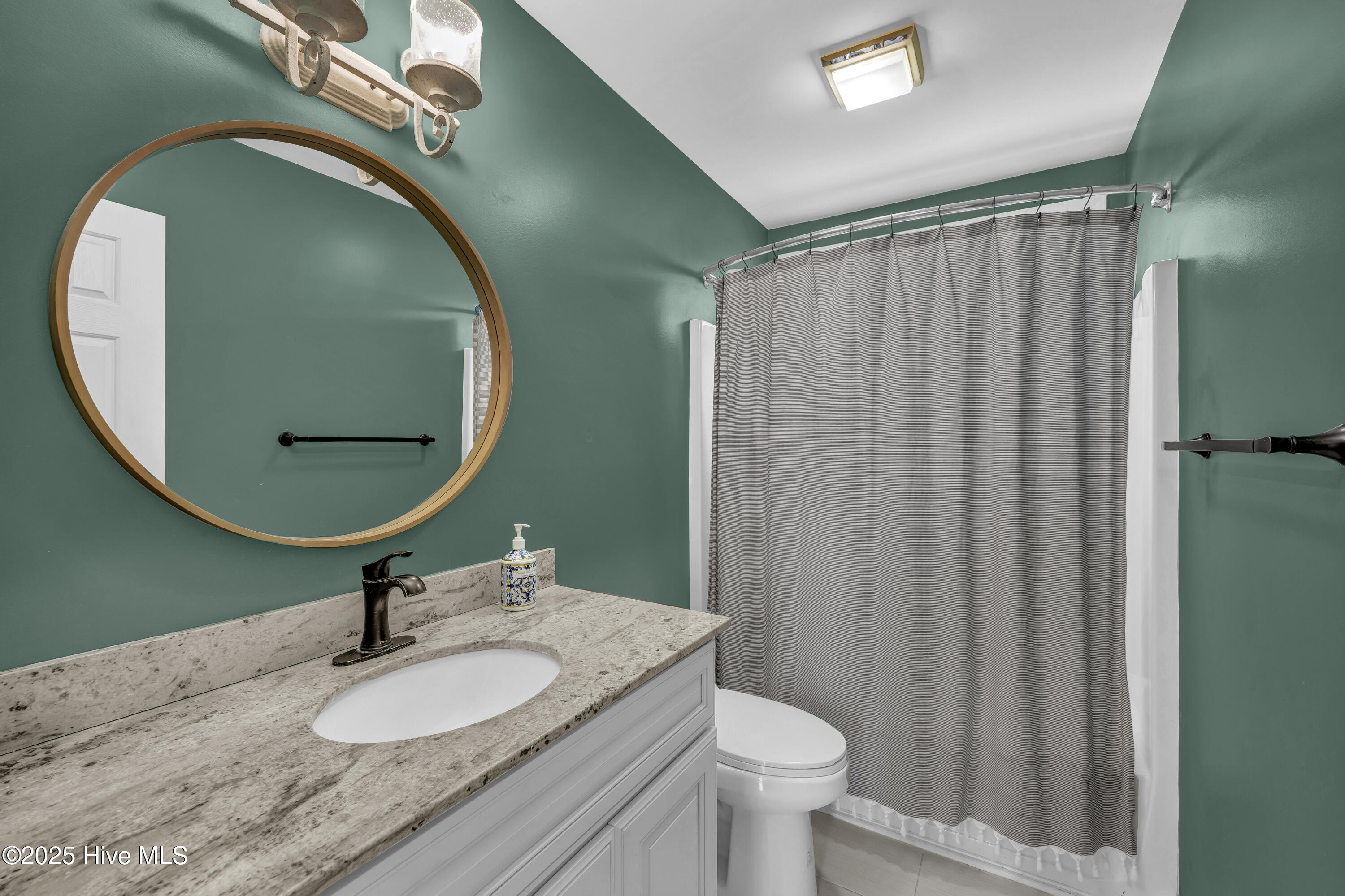 100541424 | Photo 21