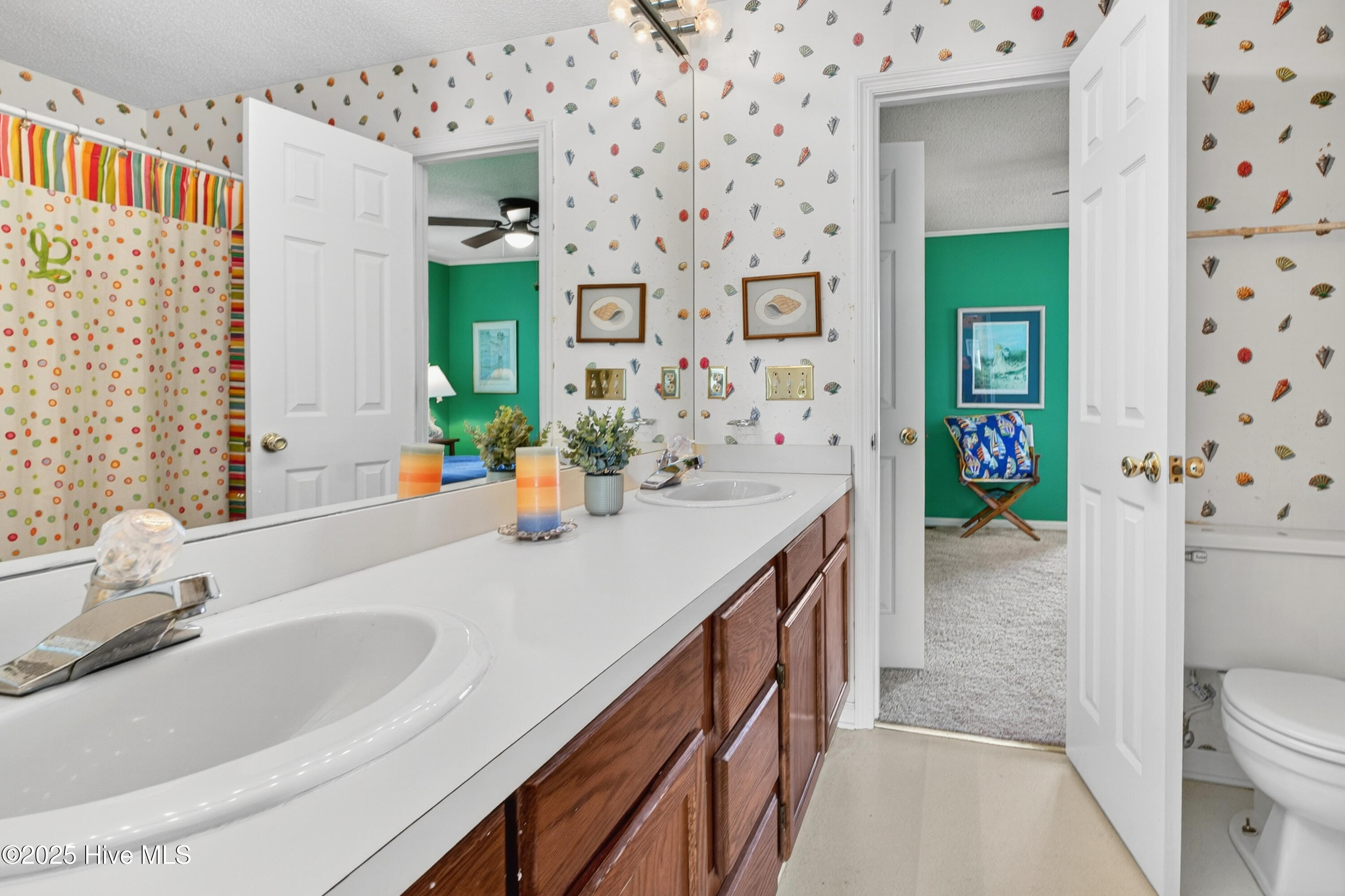 100535057 | Photo 12