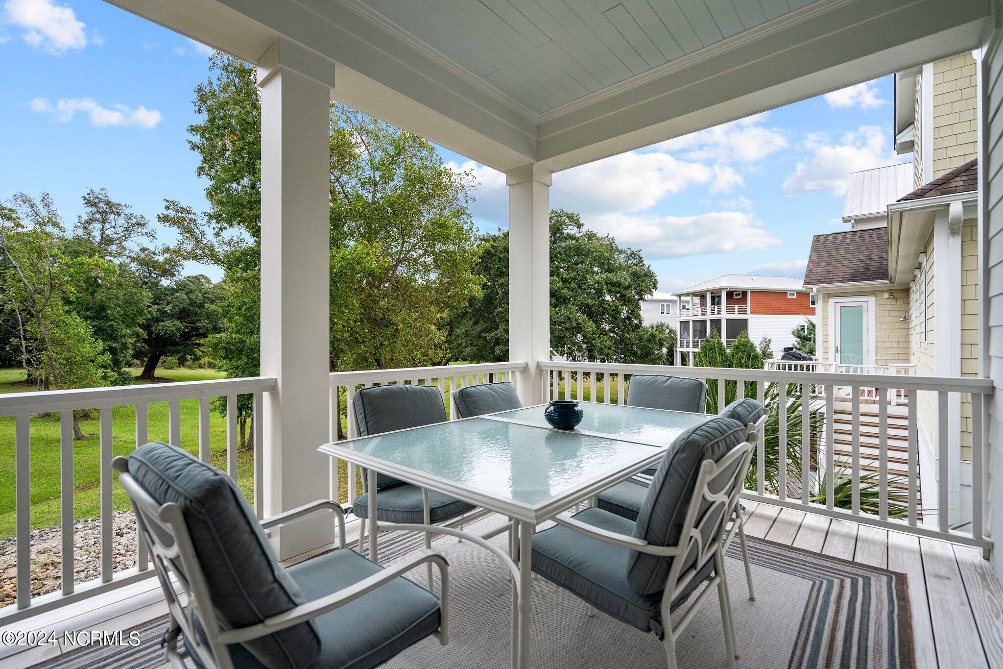 100556324 | Photo 40