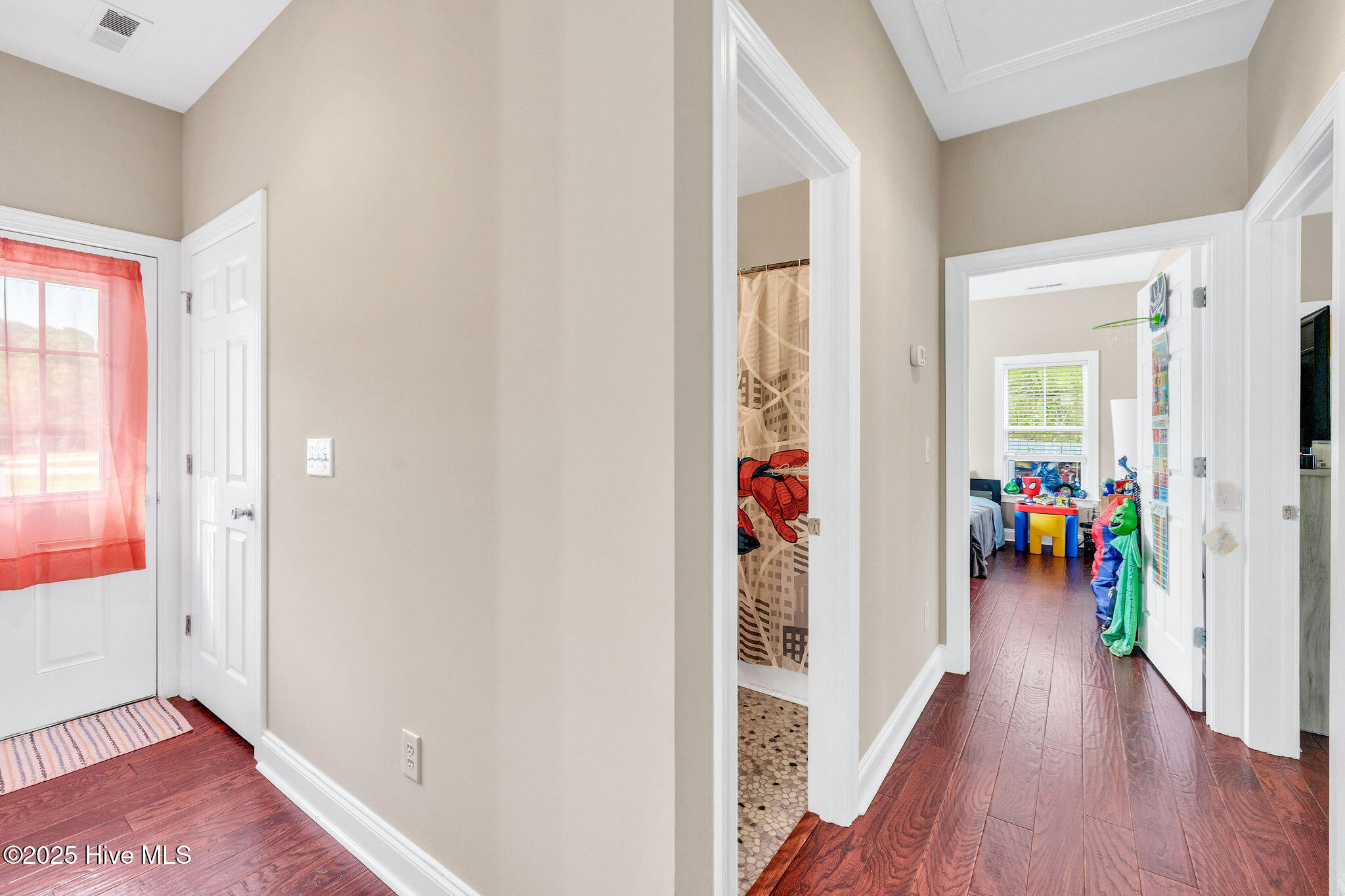 100522781 | Photo 19