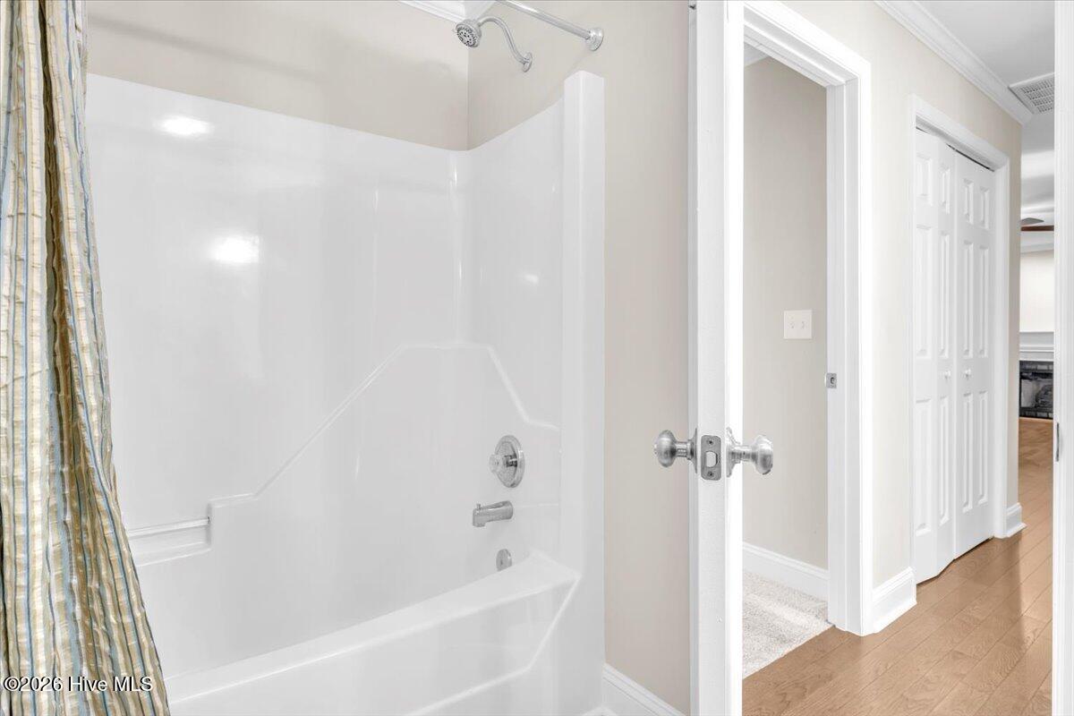 100556413 | Photo 33