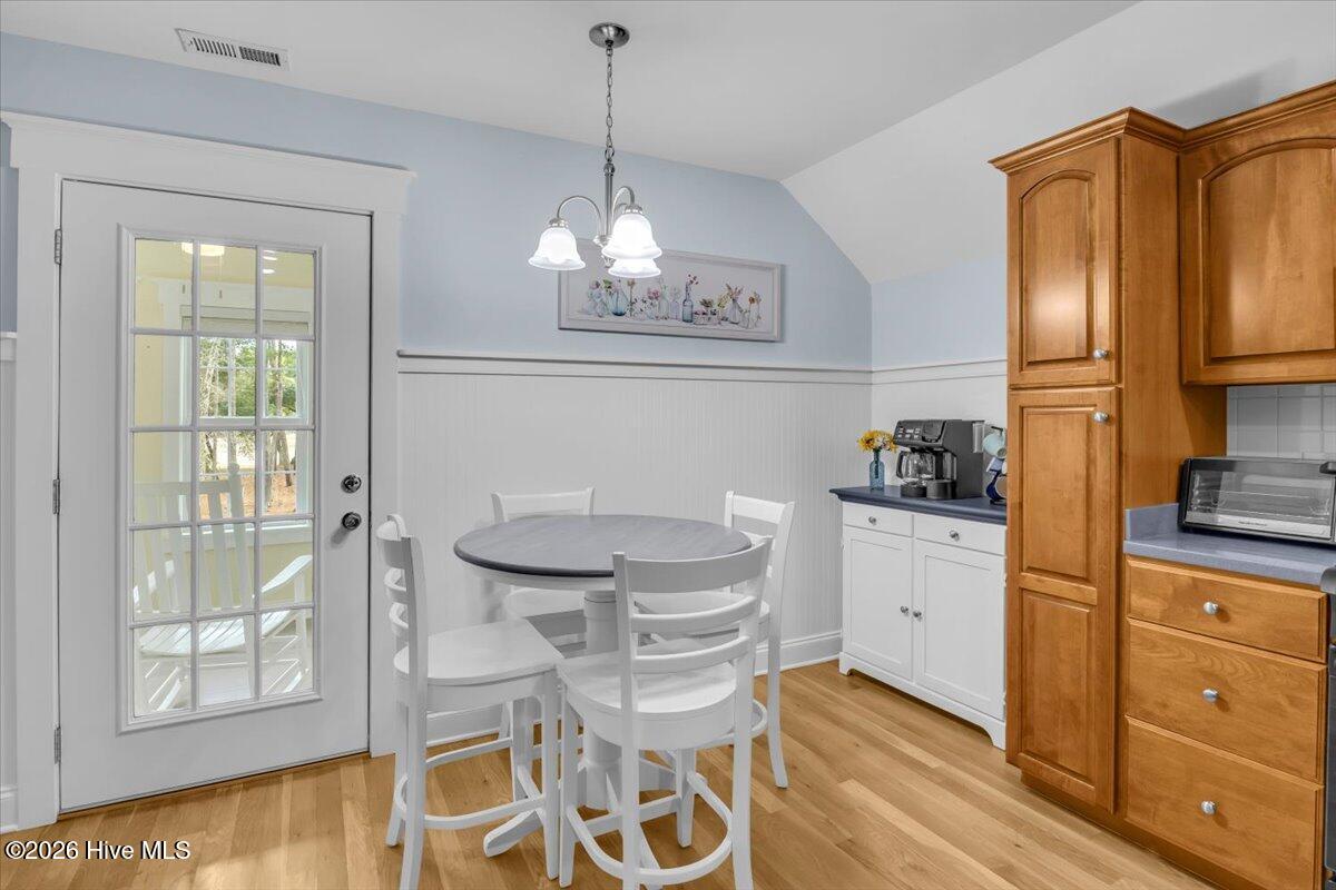 100556274 | Photo 31