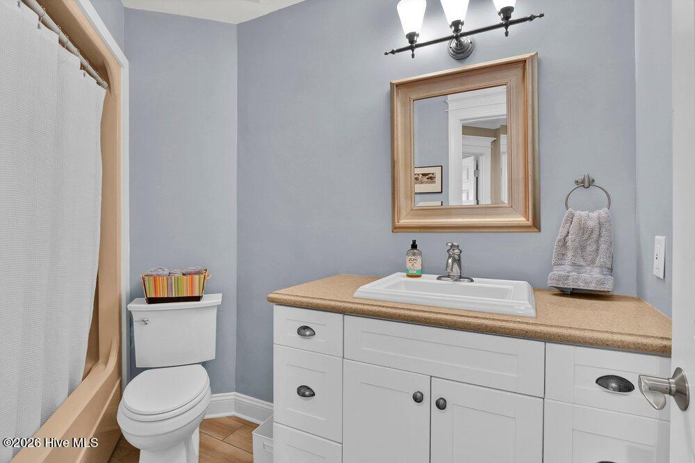 100559715 | Photo 46