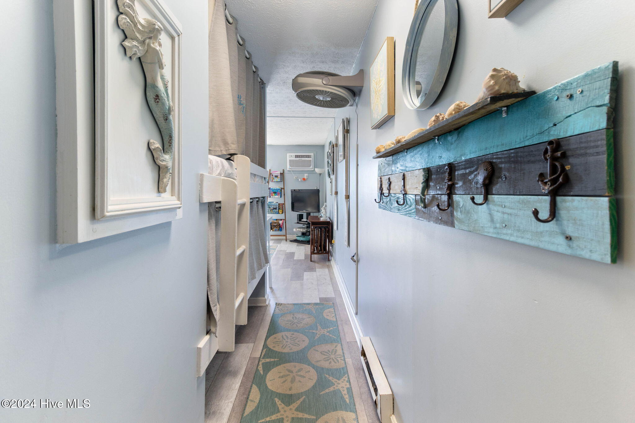 100475972 | Photo 17